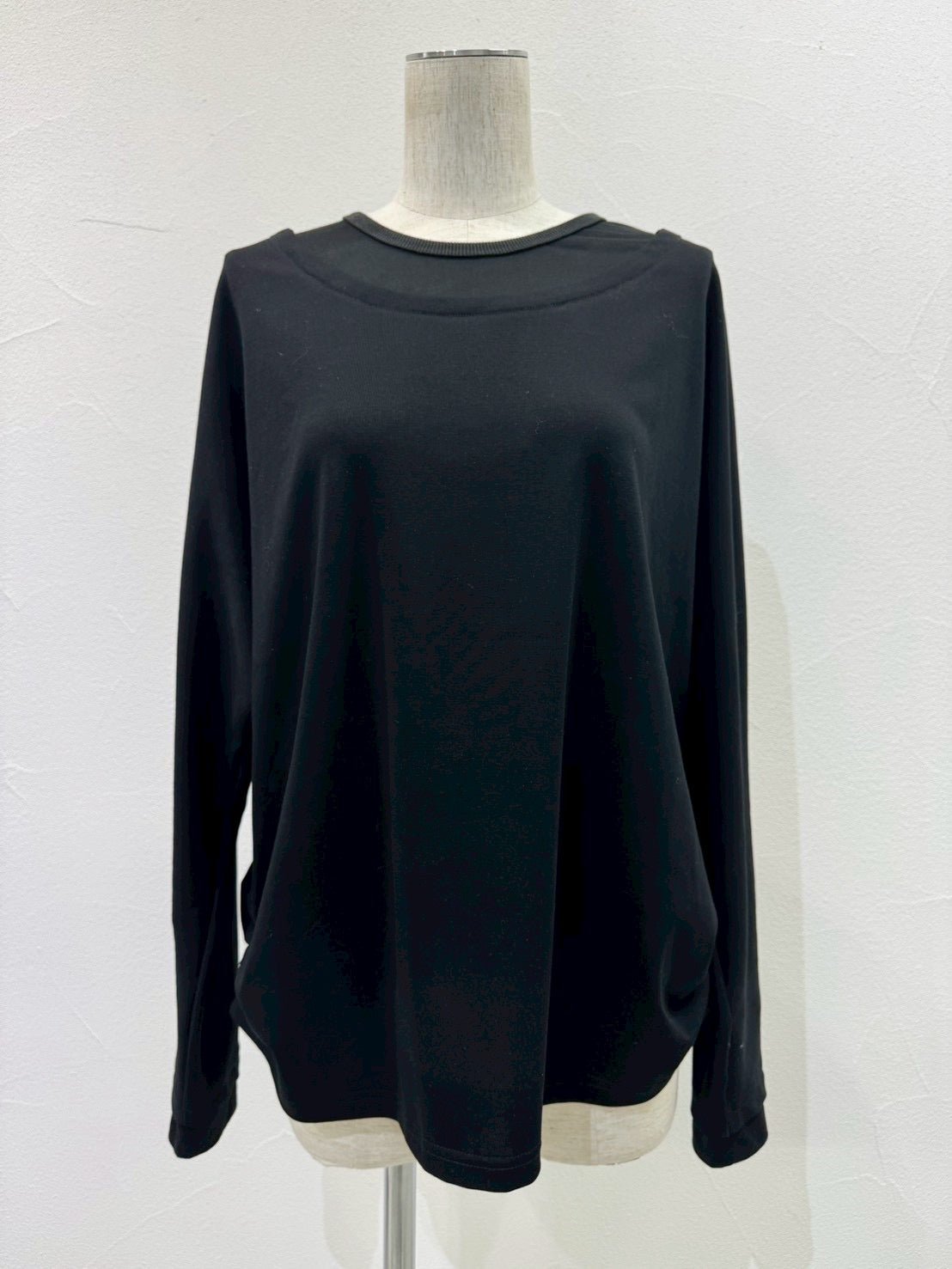 【CYAN tokyo 2026 AW VOL.1】レイヤーネックドルマンTOPS - Champdelarose