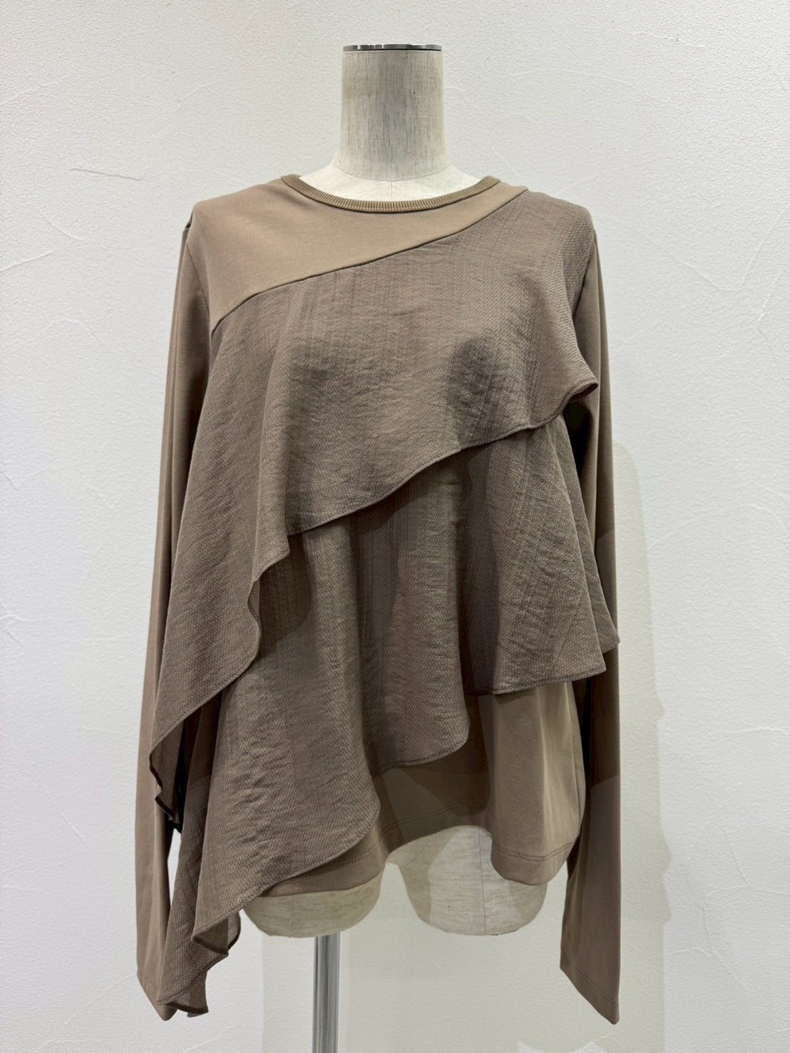 【CYAN tokyo 2026 AW VOL.1】アシメフリルコンビTOPS - Champdelarose