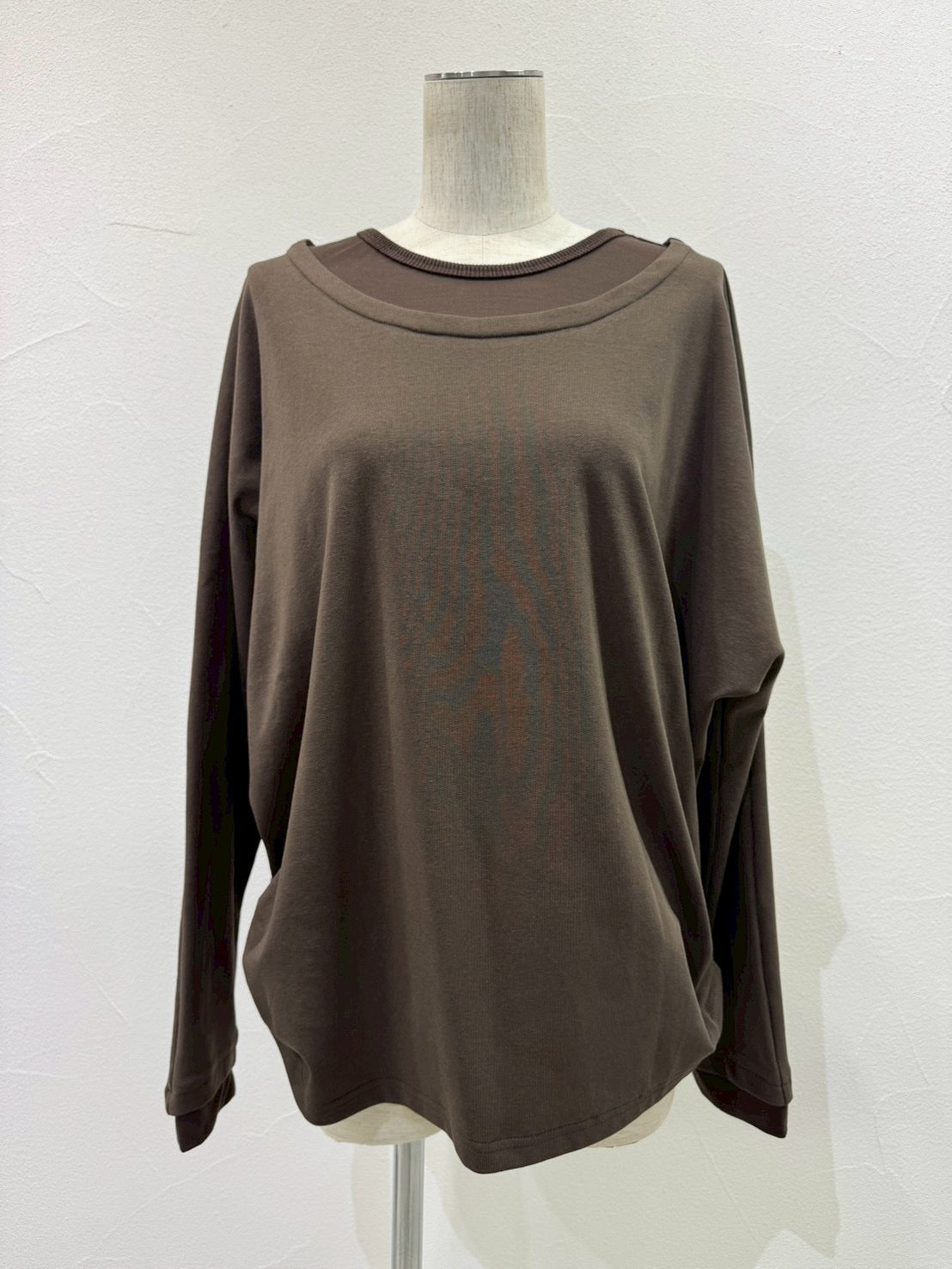 【CYAN tokyo 2026 AW VOL.1】レイヤーネックドルマンTOPS - Champdelarose