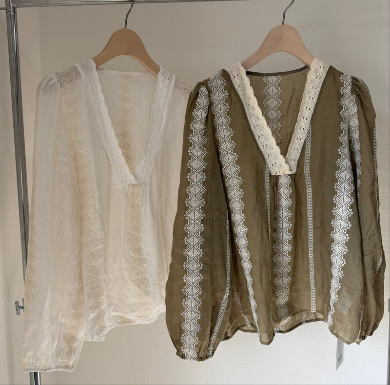 【ENII】デザイン刺繡レースブラウス - Champdelarose