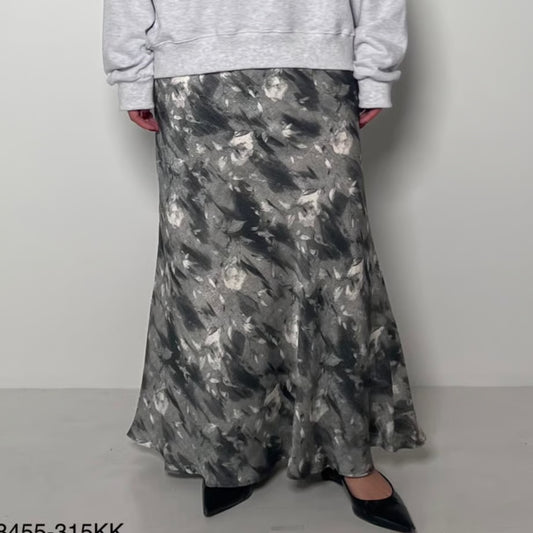 【CHIGNON 2025 AUTUMN/WINTER】ワッシャーサテンプリントSK