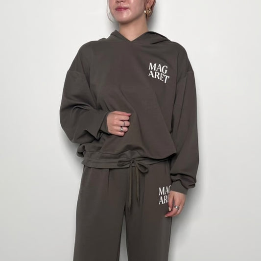 【CHIGNON 2025 AUTUMN/WINTER】ワンポイントロゴフーディー
