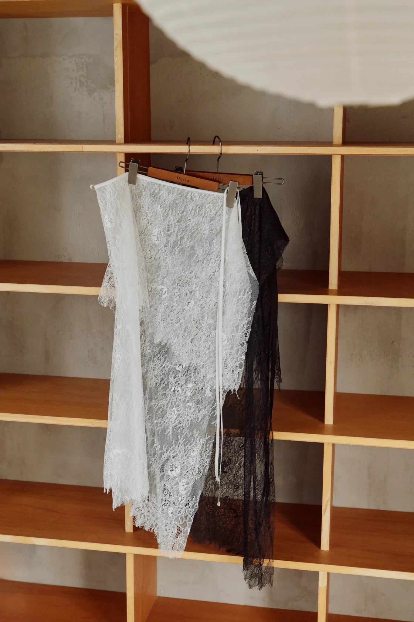【Hella 2026 FALLWINTER COLLECTION】2Way Layered Lace Wrap Skirt - Champdelarose
