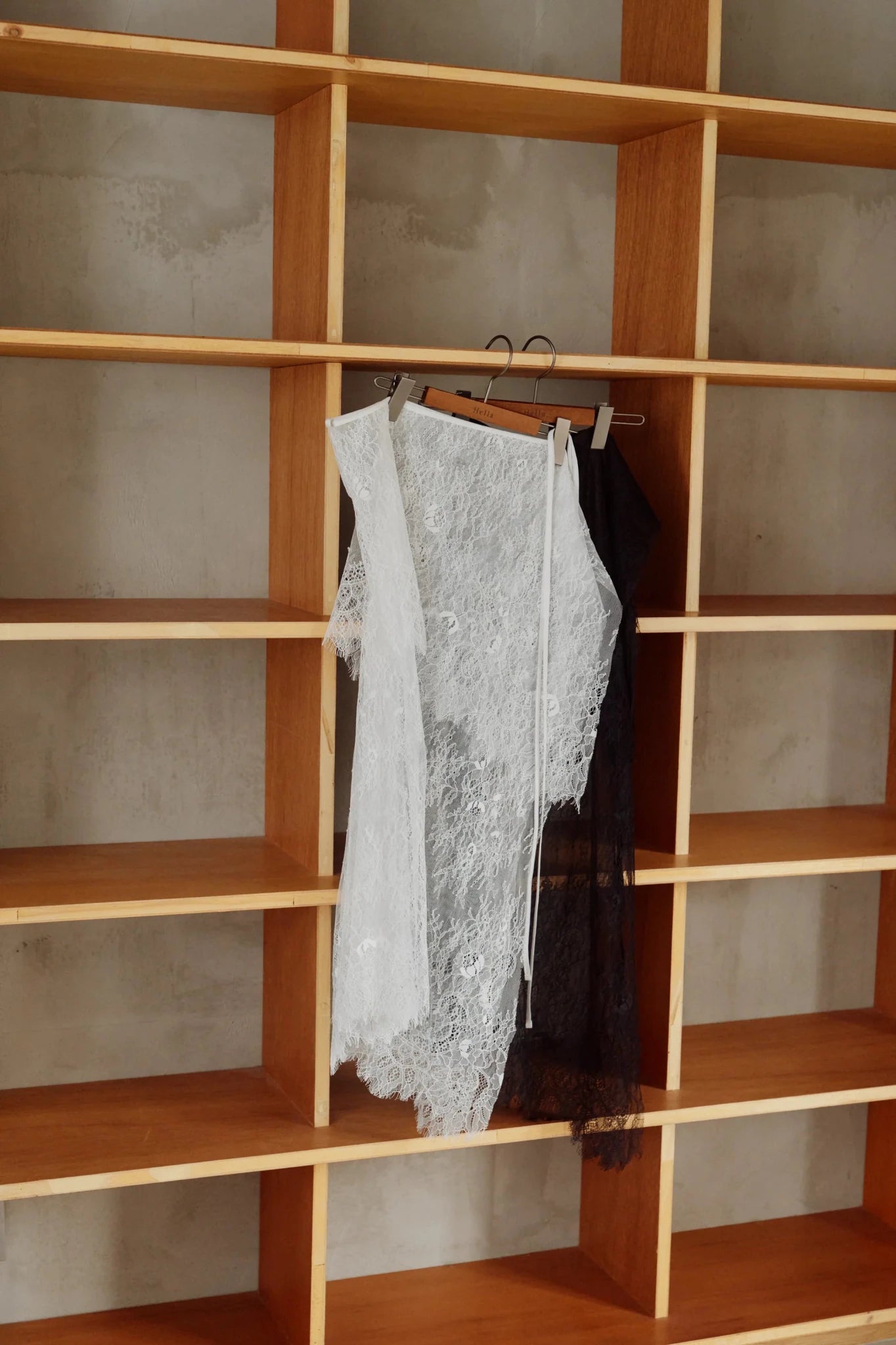 【Hella 2026 FALLWINTER COLLECTION】2Way Layered Lace Wrap Skirt - Champdelarose