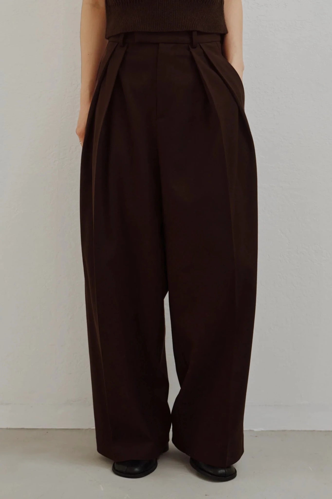【Hella 2026 FALLWINTER COLLECTION】Double Tuck Twill Pants - Champdelarose