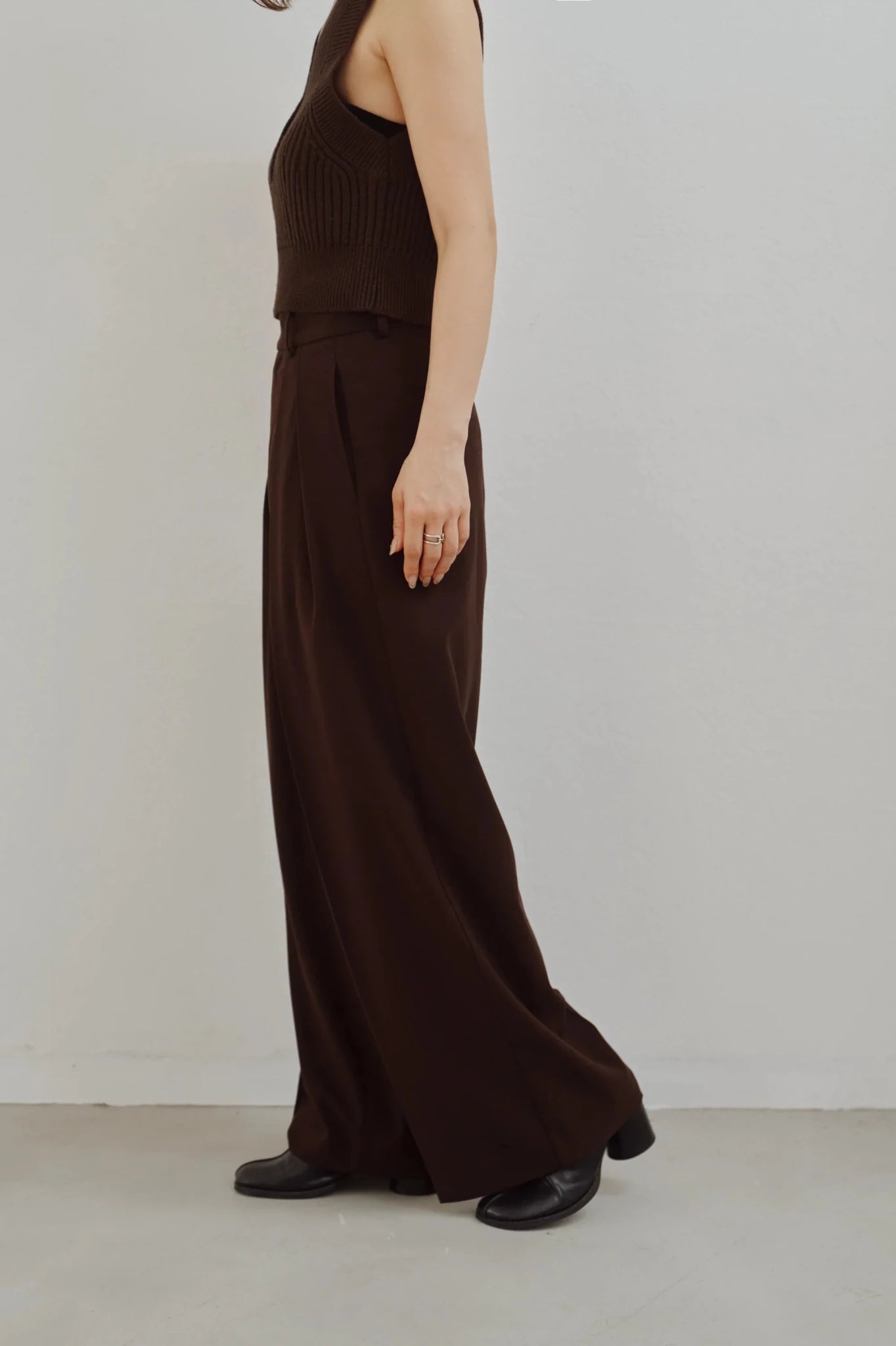 【Hella 2026 FALLWINTER COLLECTION】Double Tuck Twill Pants - Champdelarose