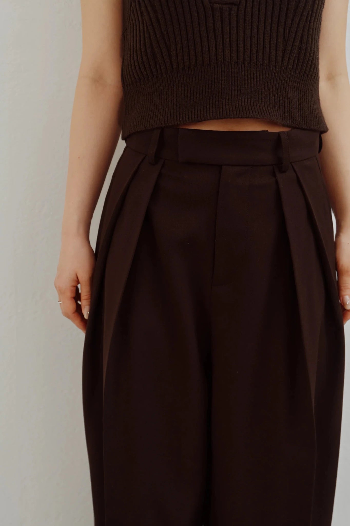 【Hella 2026 FALLWINTER COLLECTION】Double Tuck Twill Pants - Champdelarose