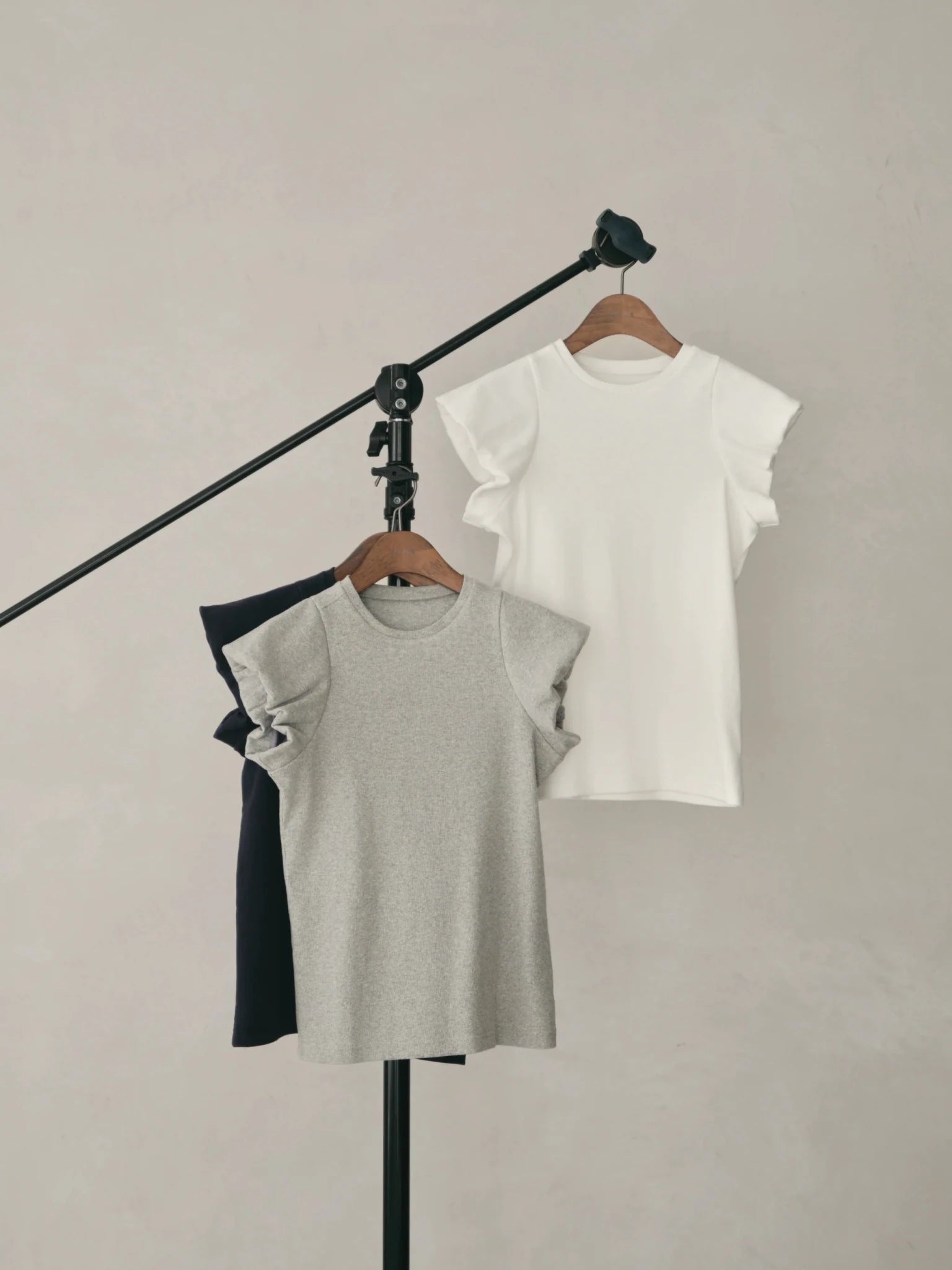 【Hella 2026 FALLWINTER COLLECTION】Fitted Puff Rib Top - Champdelarose