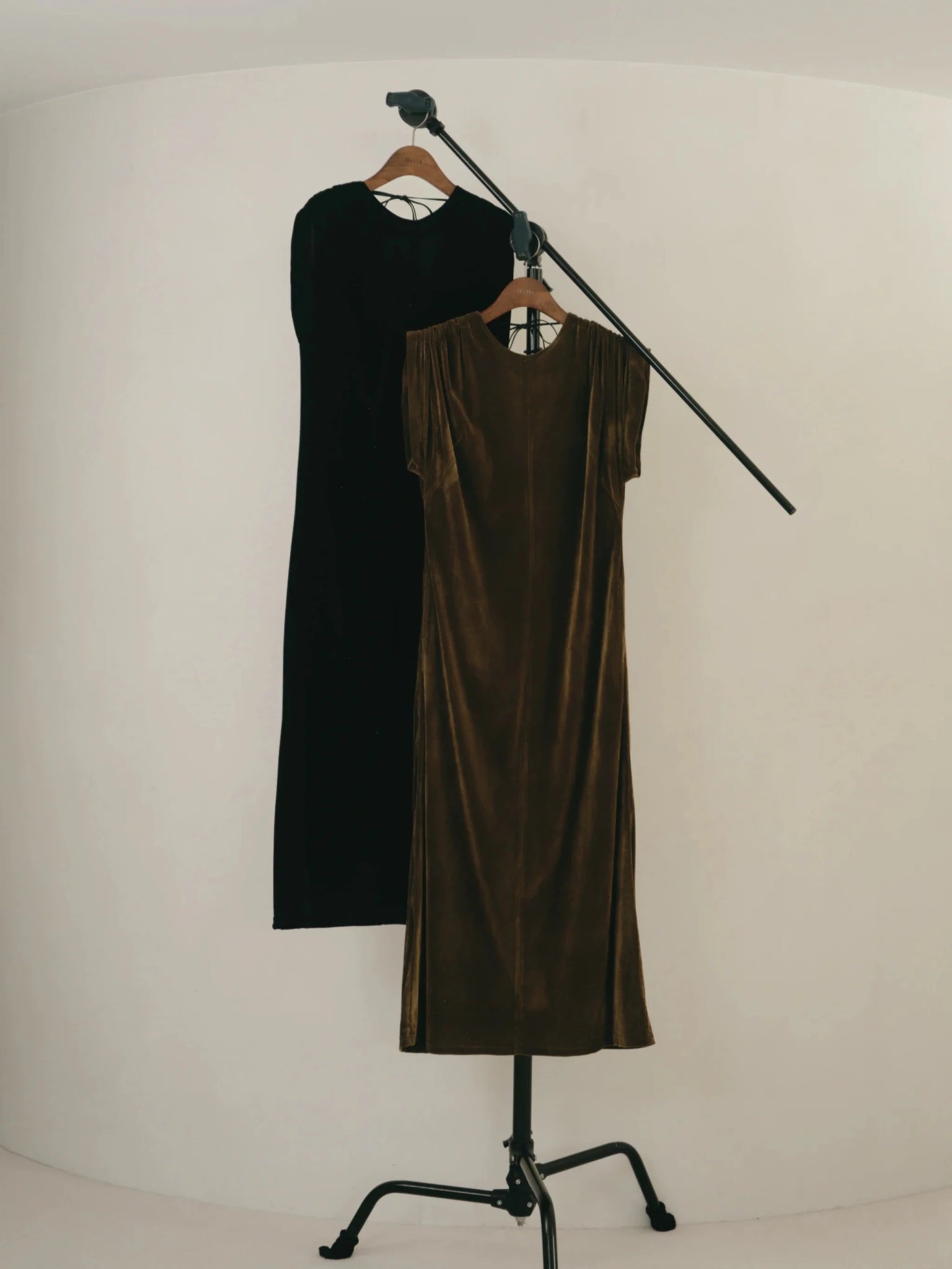 【Hella 2026 FALLWINTER COLLECTION】Flocked Tulle Back Code Dress - Champdelarose