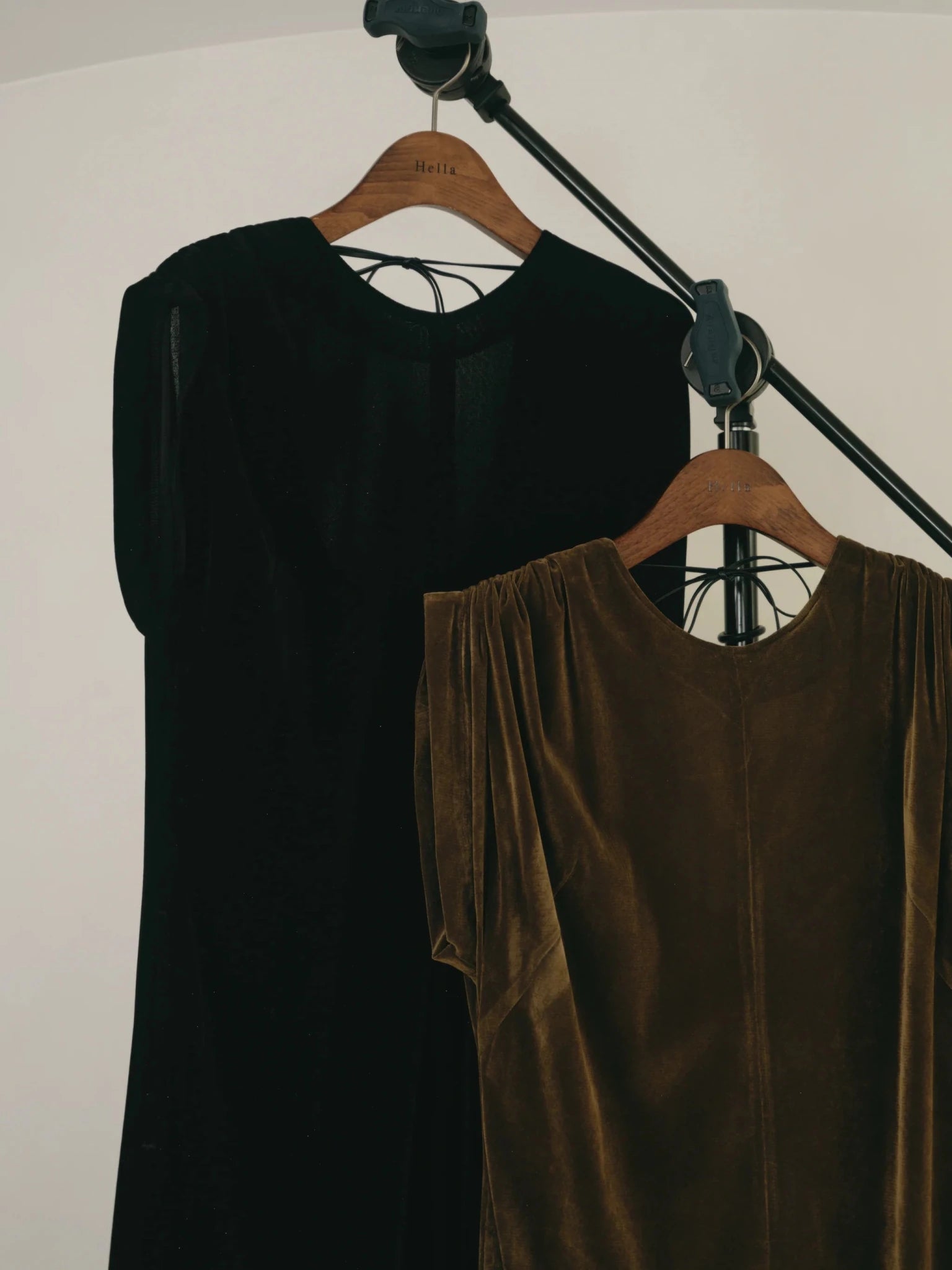 【Hella 2026 FALLWINTER COLLECTION】Flocked Tulle Back Code Dress - Champdelarose