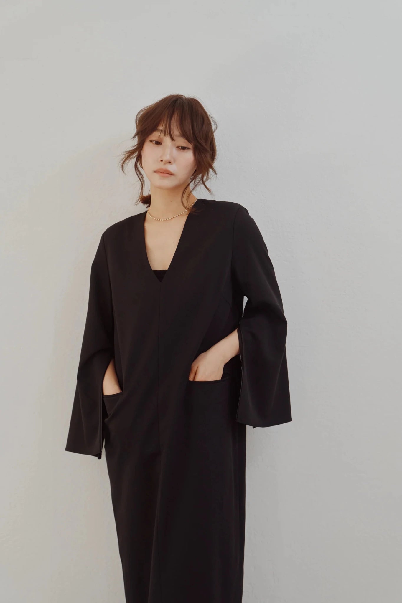 【Hella 2026 FALLWINTER COLLECTION】Flow Sleeve V Dress - Champdelarose