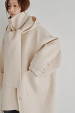 【Hella 2026 FALLWINTER COLLECTION】Hooded Stole Rever Coat - Champdelarose