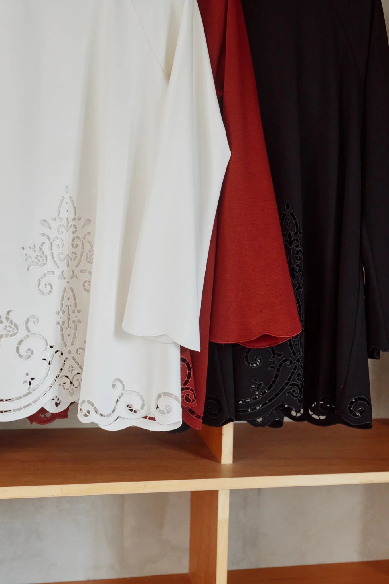 【Hella 2026 FALLWINTER COLLECTION】Ornamental Cutwork Top - Champdelarose