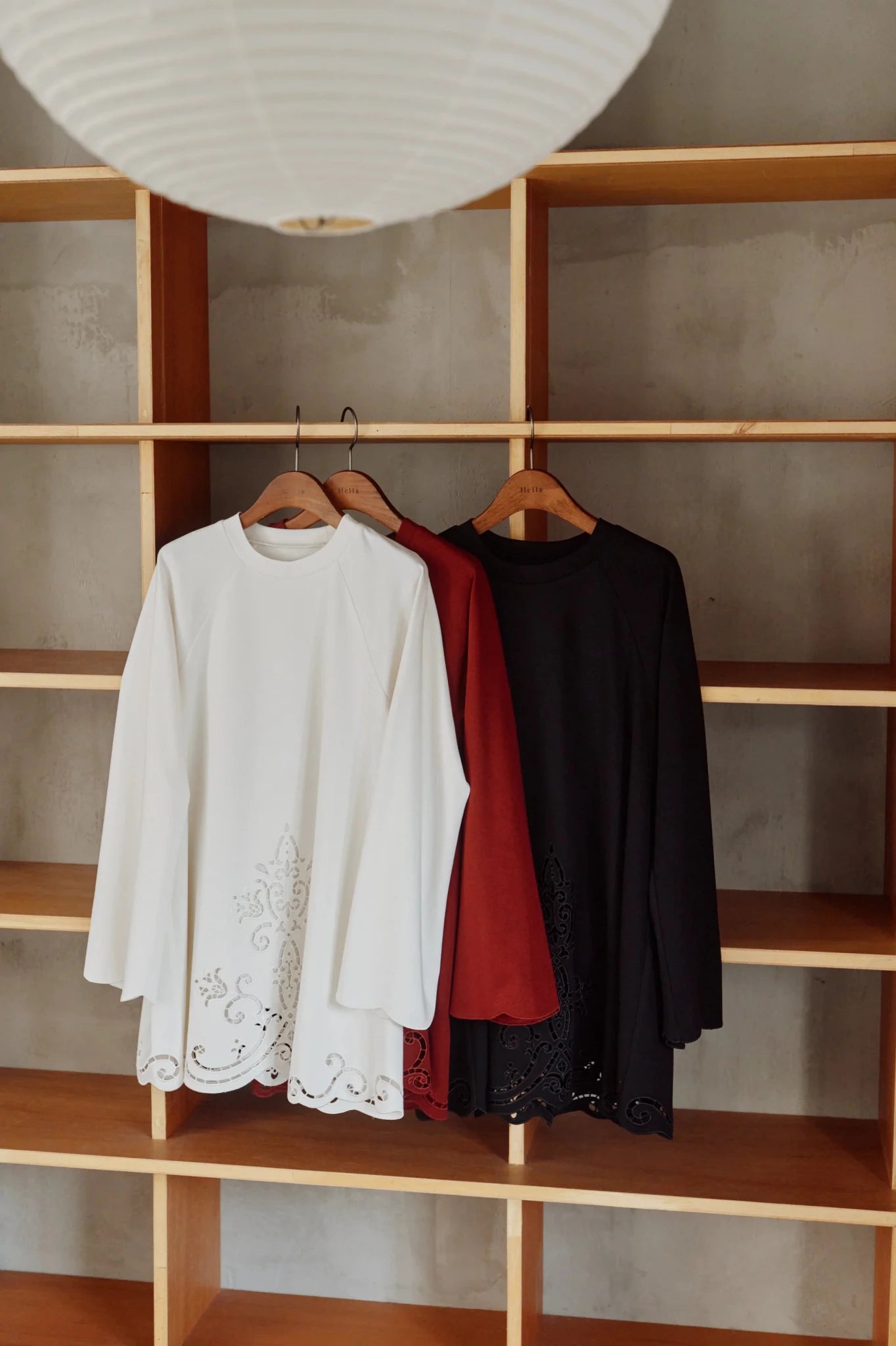 【Hella 2026 FALLWINTER COLLECTION】Ornamental Cutwork Top - Champdelarose