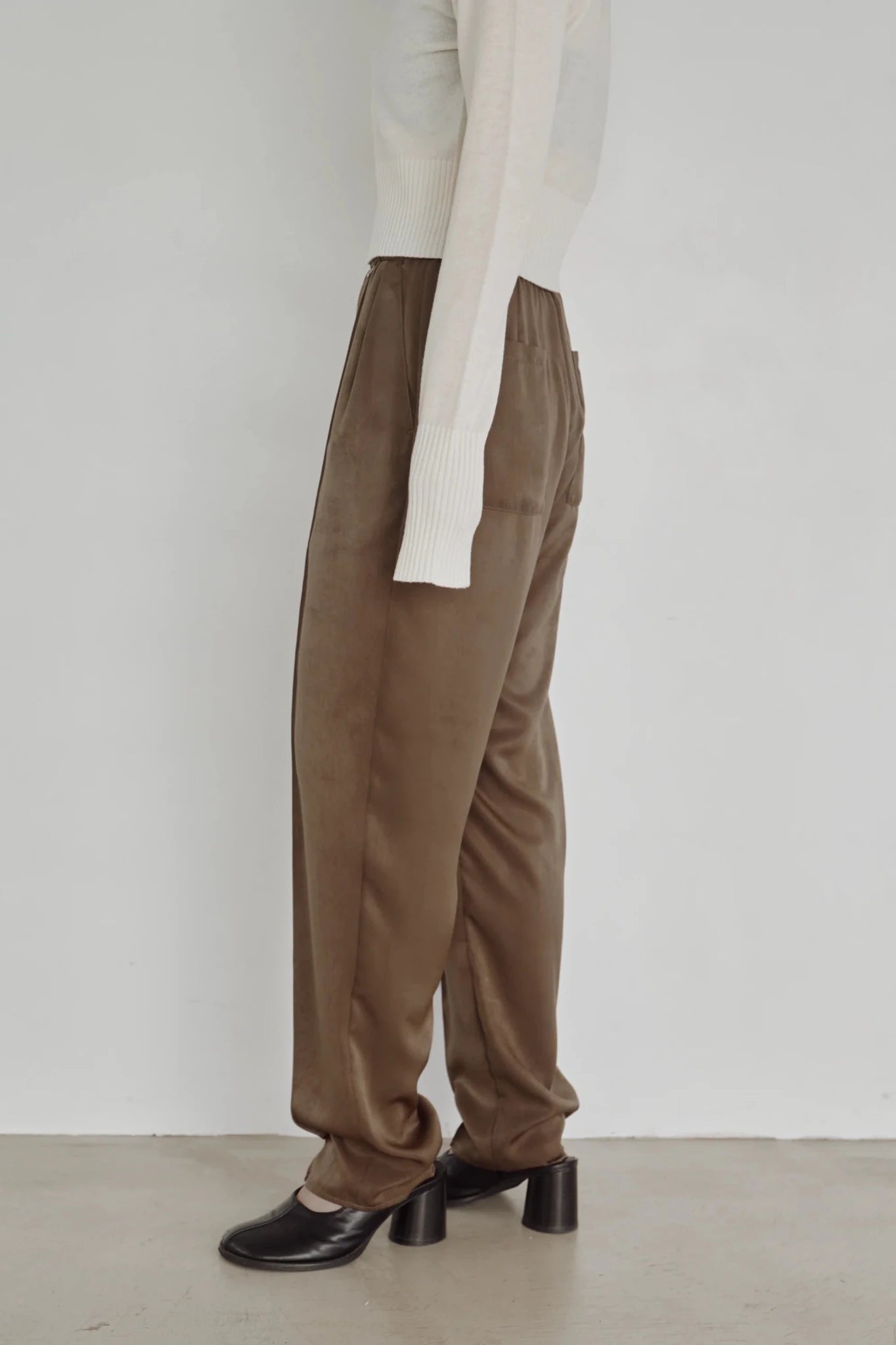 【Hella 2026 FALLWINTER COLLECTION】Pintuck Tapered Pants - Champdelarose