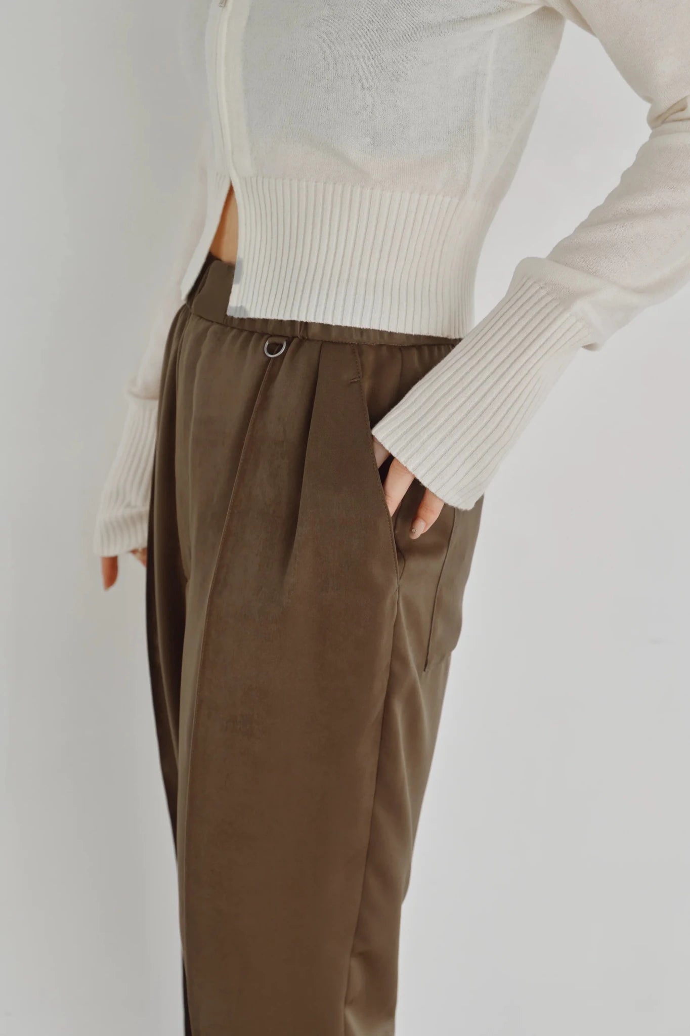 【Hella 2026 FALLWINTER COLLECTION】Pintuck Tapered Pants - Champdelarose