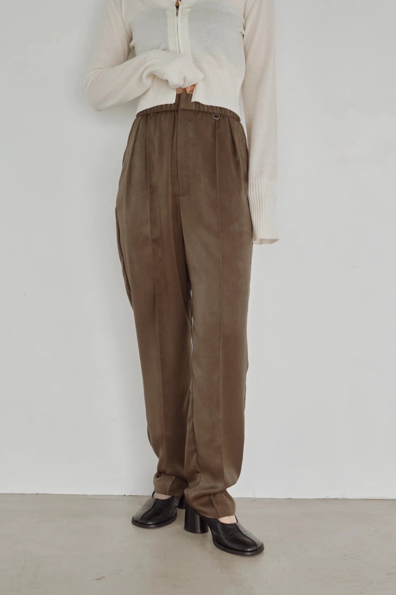 【Hella 2026 FALLWINTER COLLECTION】Pintuck Tapered Pants - Champdelarose