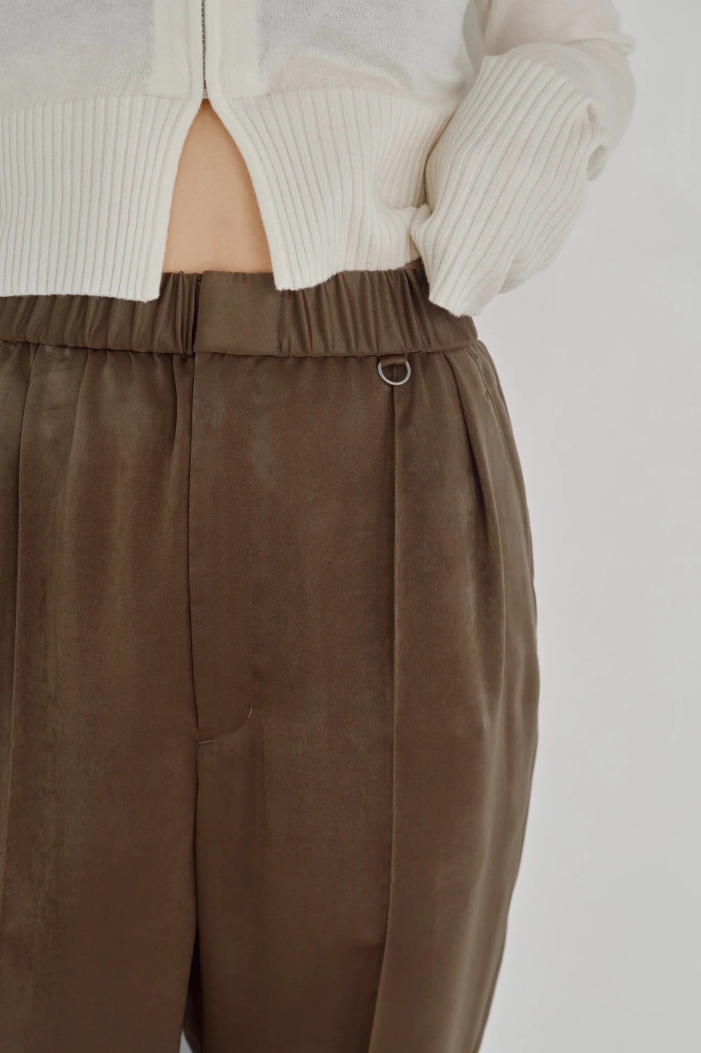 【Hella 2026 FALLWINTER COLLECTION】Pintuck Tapered Pants - Champdelarose