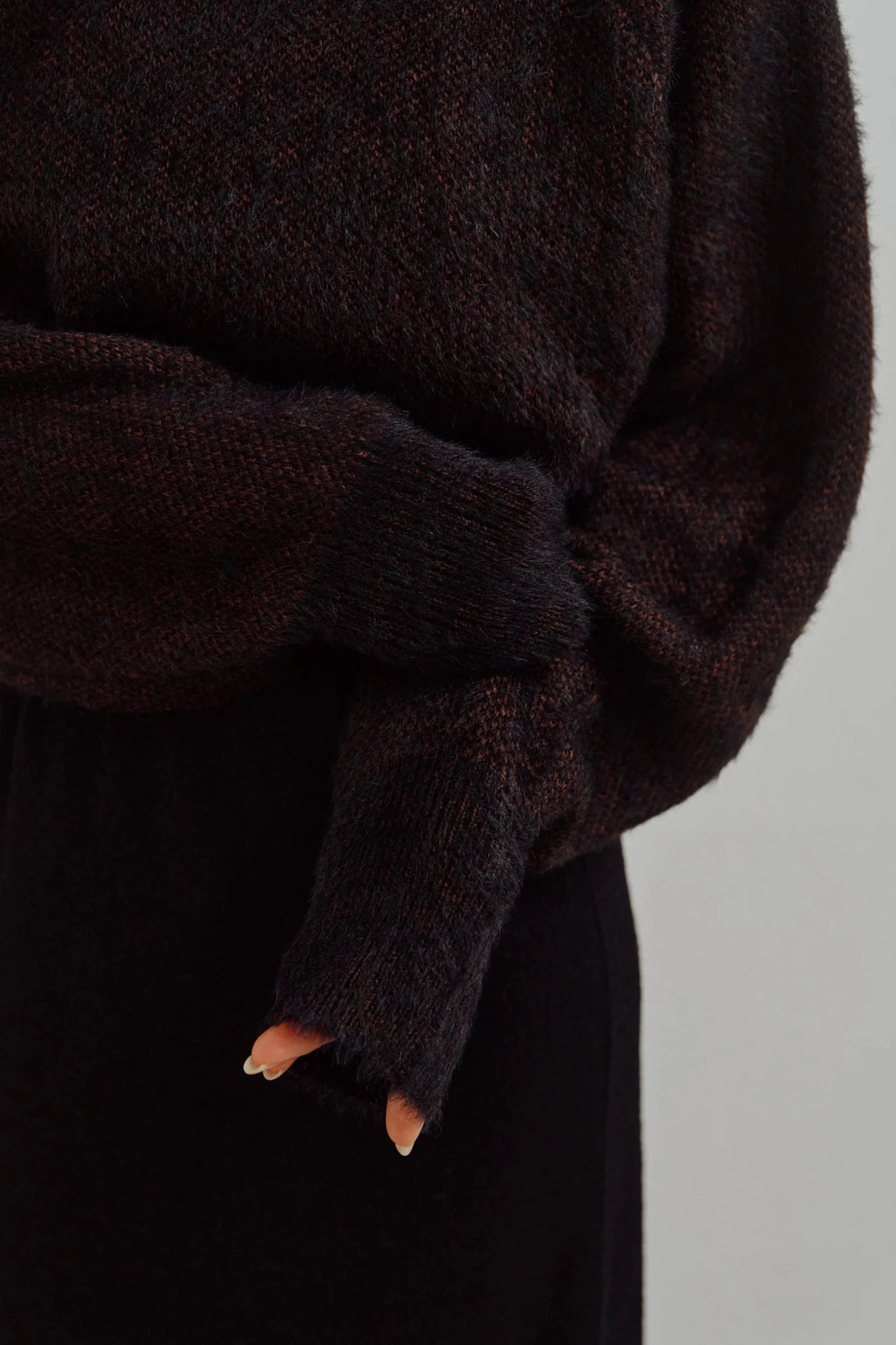 【Hella 2026 FALLWINTER COLLECTION】Shaggy High Neck Knit Top - Champdelarose