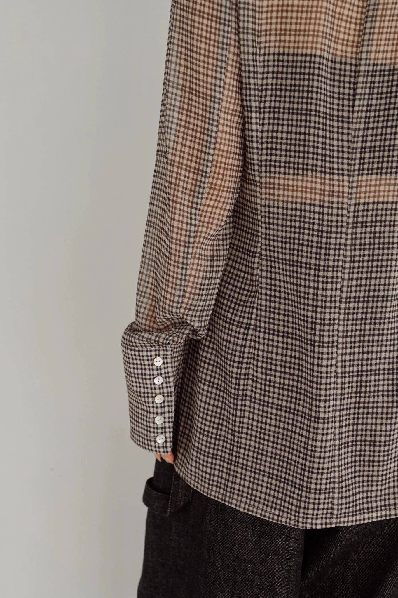 【Hella 2026 FALLWINTER COLLECTION】Sheer Check Slim Shirt - Champdelarose