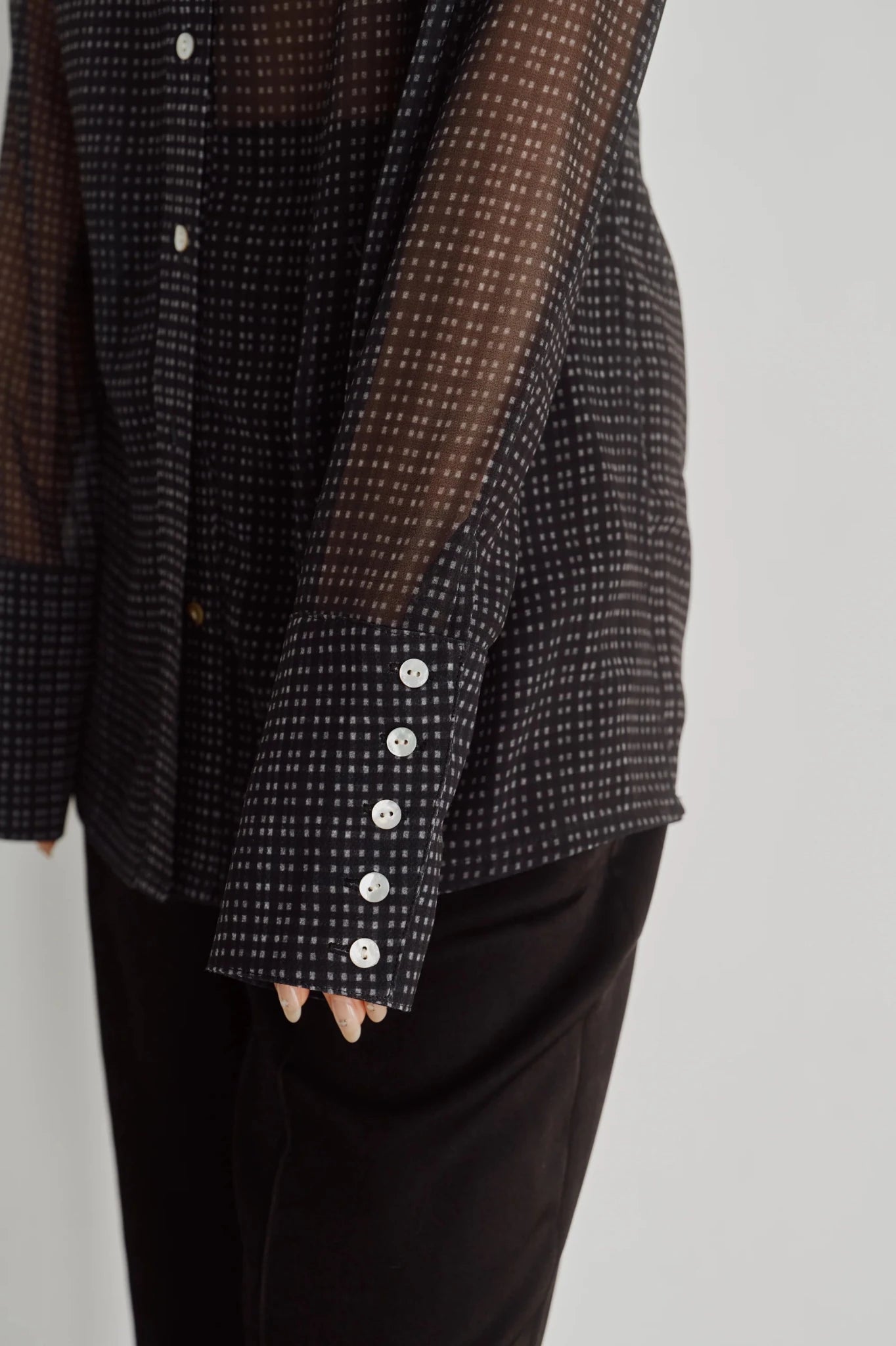 【Hella 2026 FALLWINTER COLLECTION】Sheer Check Slim Shirt - Champdelarose