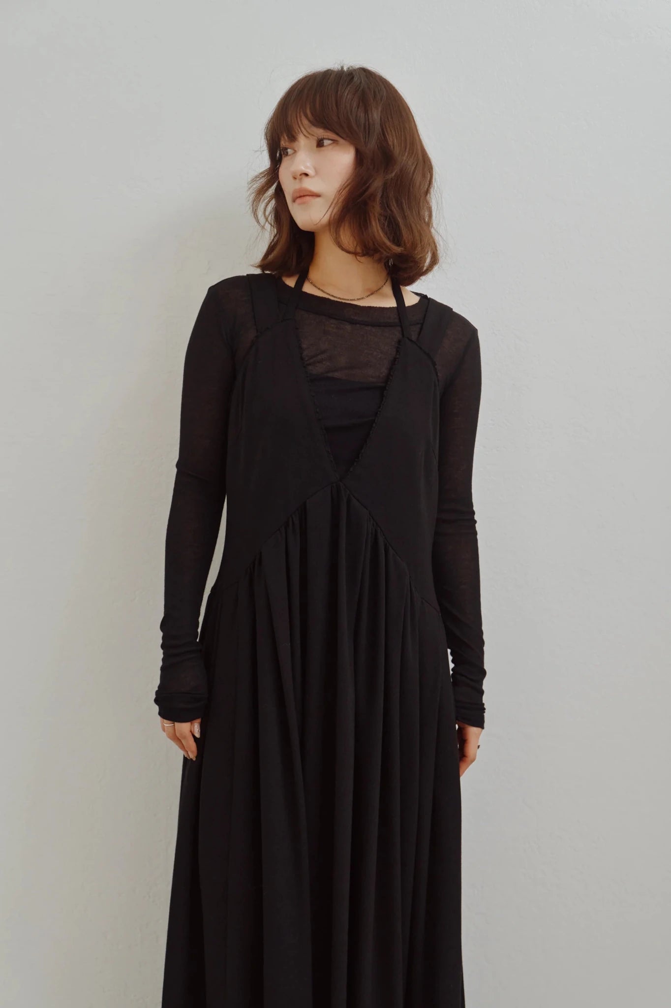 【Hella 2026 FALLWINTER COLLECTION】Tulle Insert V Dress - Champdelarose