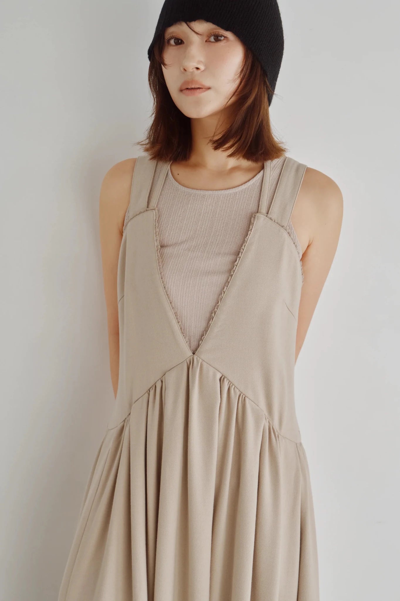 【Hella 2026 FALLWINTER COLLECTION】Tulle Insert V Dress - Champdelarose