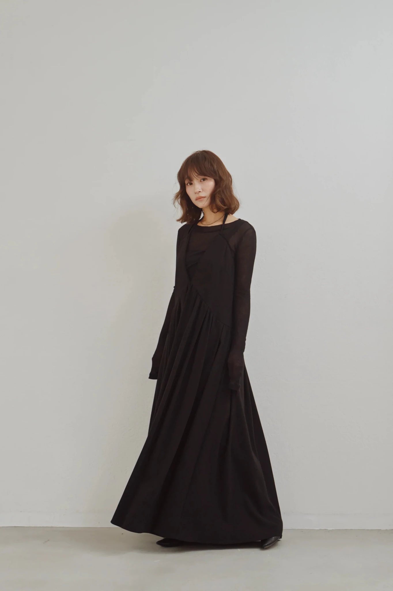 【Hella 2026 FALLWINTER COLLECTION】Tulle Insert V Dress - Champdelarose
