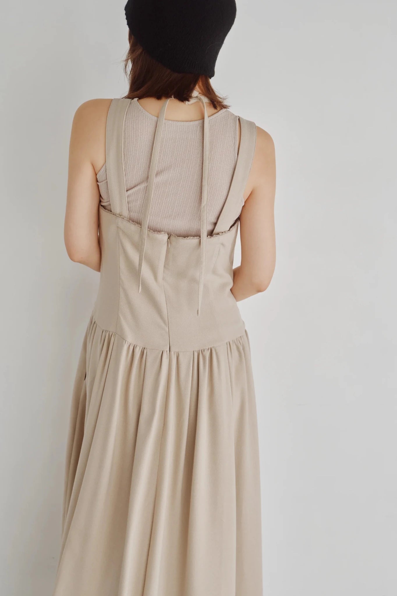 【Hella 2026 FALLWINTER COLLECTION】Tulle Insert V Dress - Champdelarose