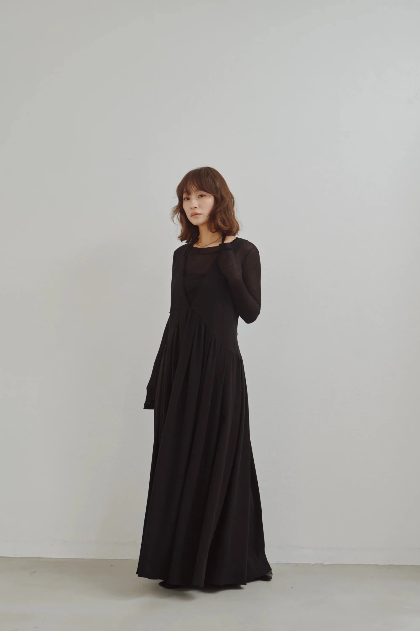 【Hella 2026 FALLWINTER COLLECTION】Tulle Insert V Dress - Champdelarose