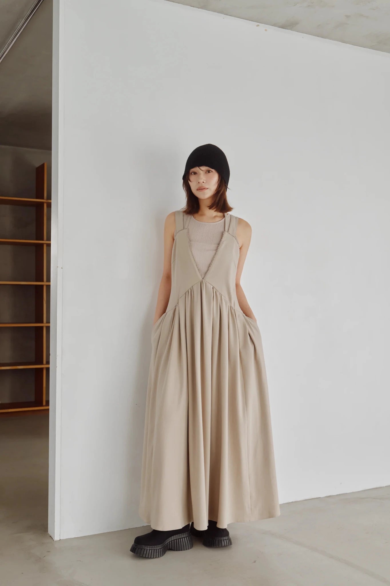 【Hella 2026 FALLWINTER COLLECTION】Tulle Insert V Dress - Champdelarose