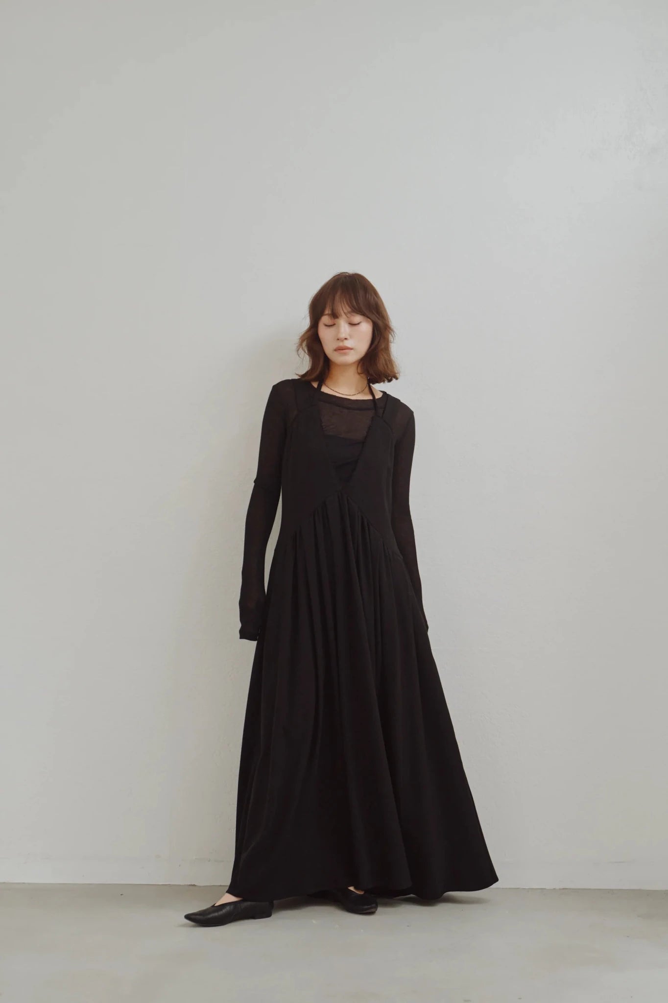 【Hella 2026 FALLWINTER COLLECTION】Tulle Insert V Dress - Champdelarose