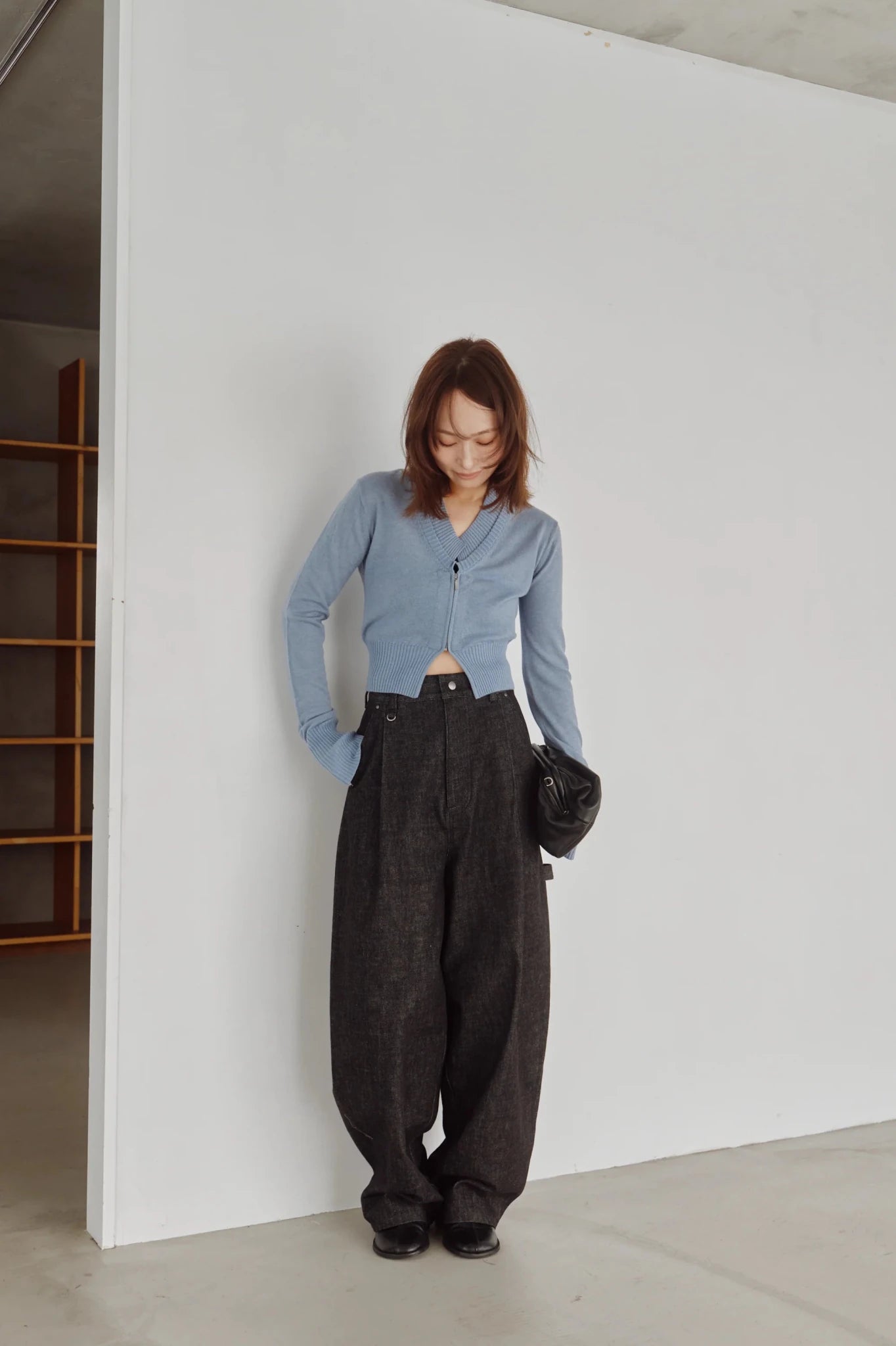 【Hella 2026 FALLWINTER COLLECTION】V Neck Zip Knit Cardigan - Champdelarose