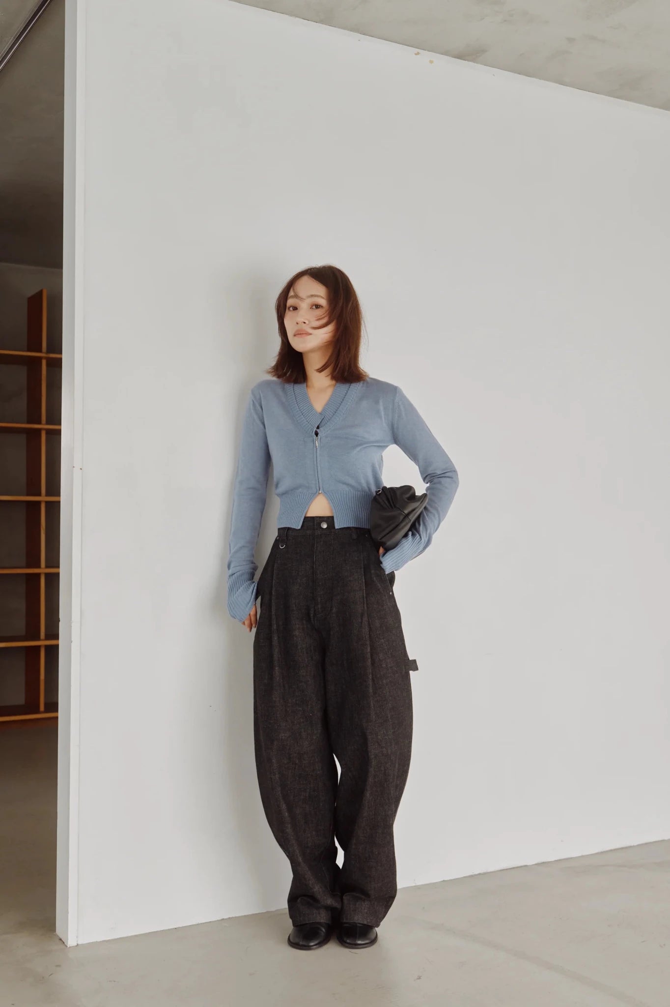 【Hella 2026 FALLWINTER COLLECTION】V Neck Zip Knit Cardigan - Champdelarose