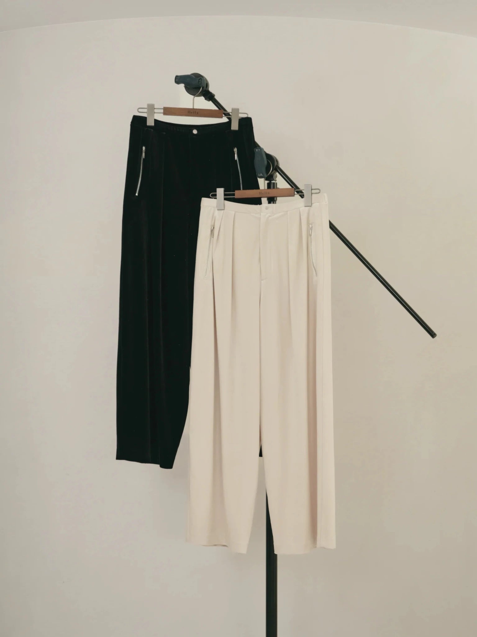 【Hella 2026 FALLWINTER COLLECTION】Velour Cocoon Pants - Champdelarose