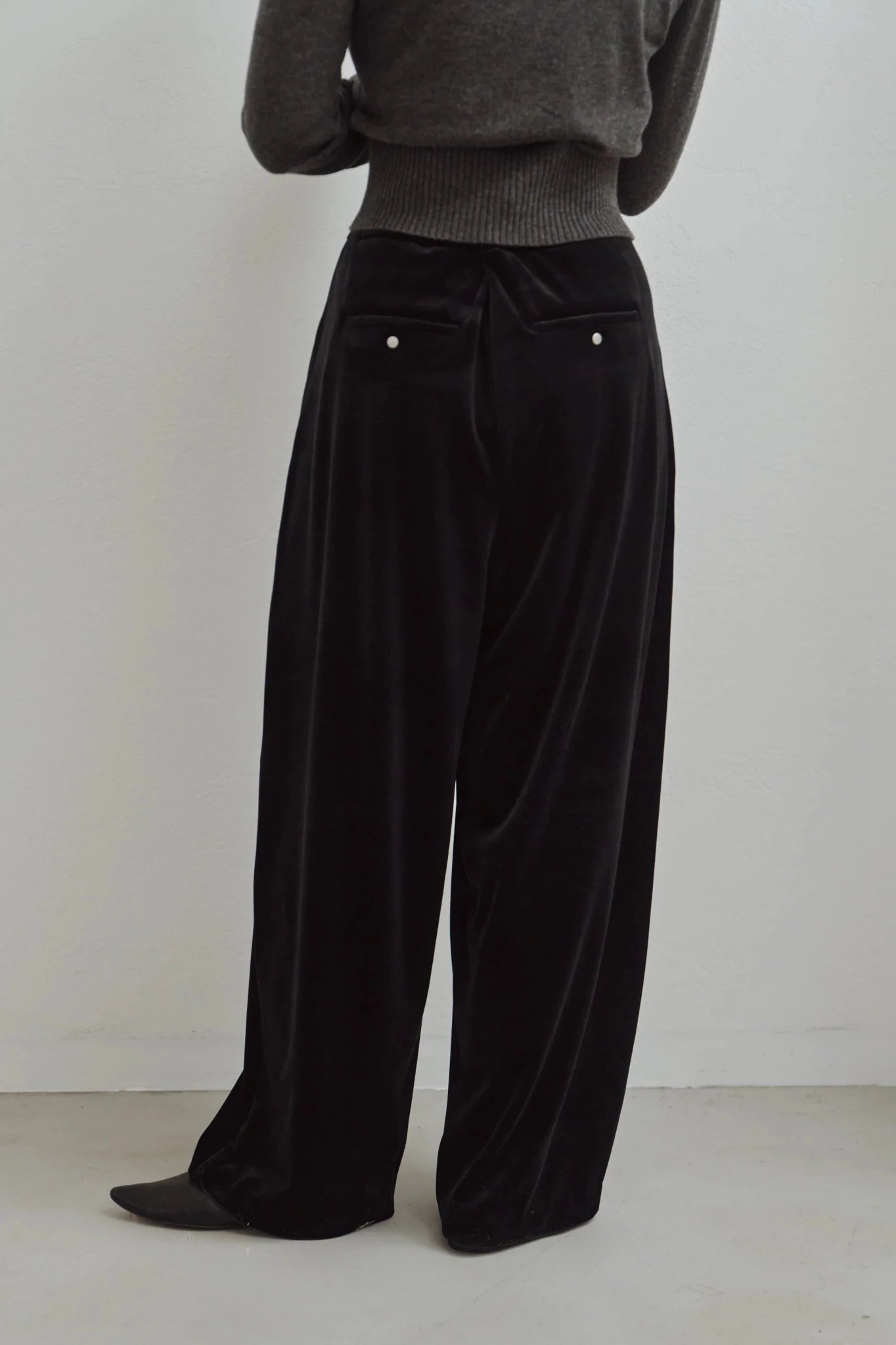 【Hella 2026 FALLWINTER COLLECTION】Velour Cocoon Pants - Champdelarose