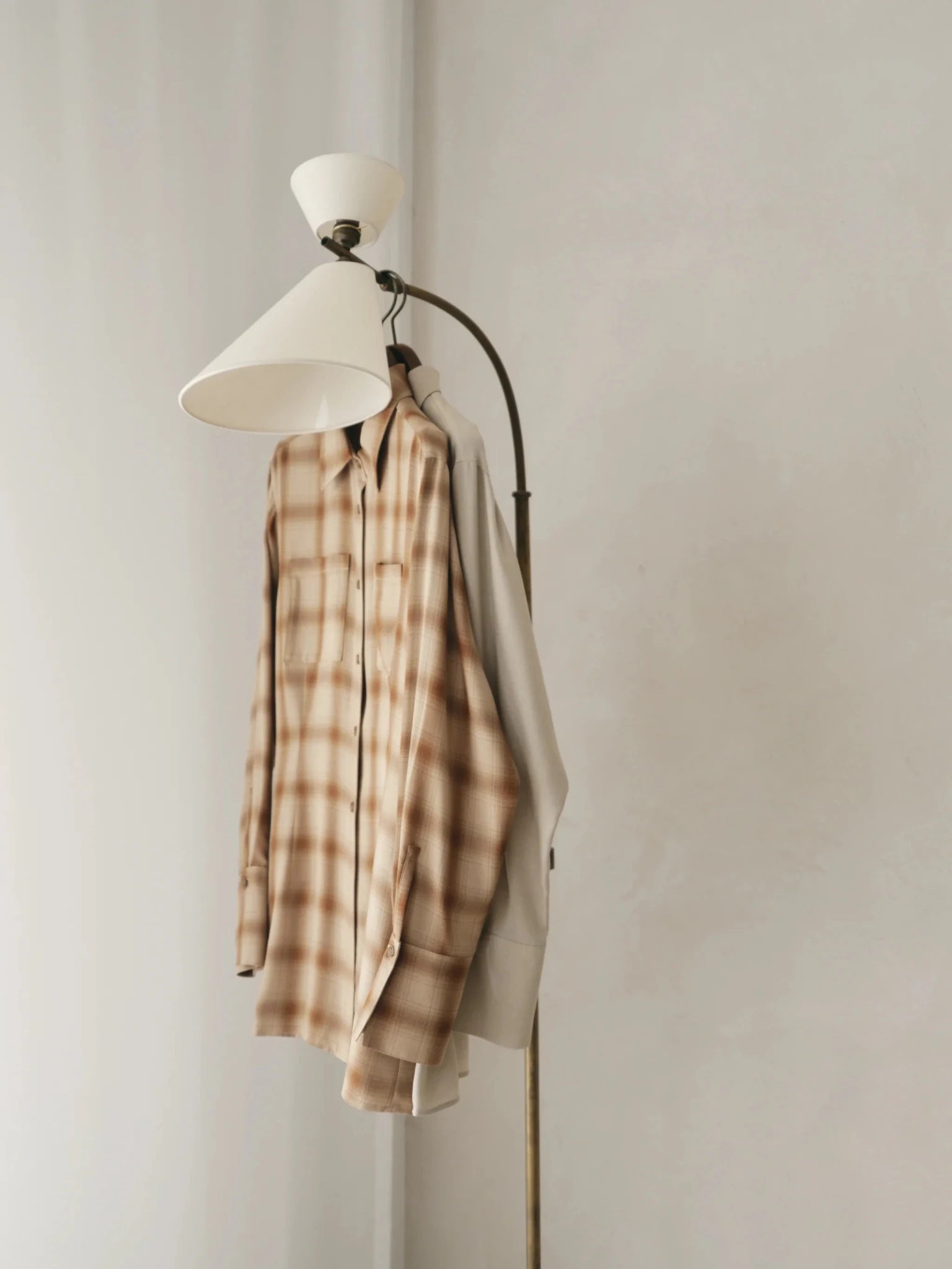【Hella 2026 FALLWINTER COLLECTION】Viyella Waist Shape Shirt - Champdelarose