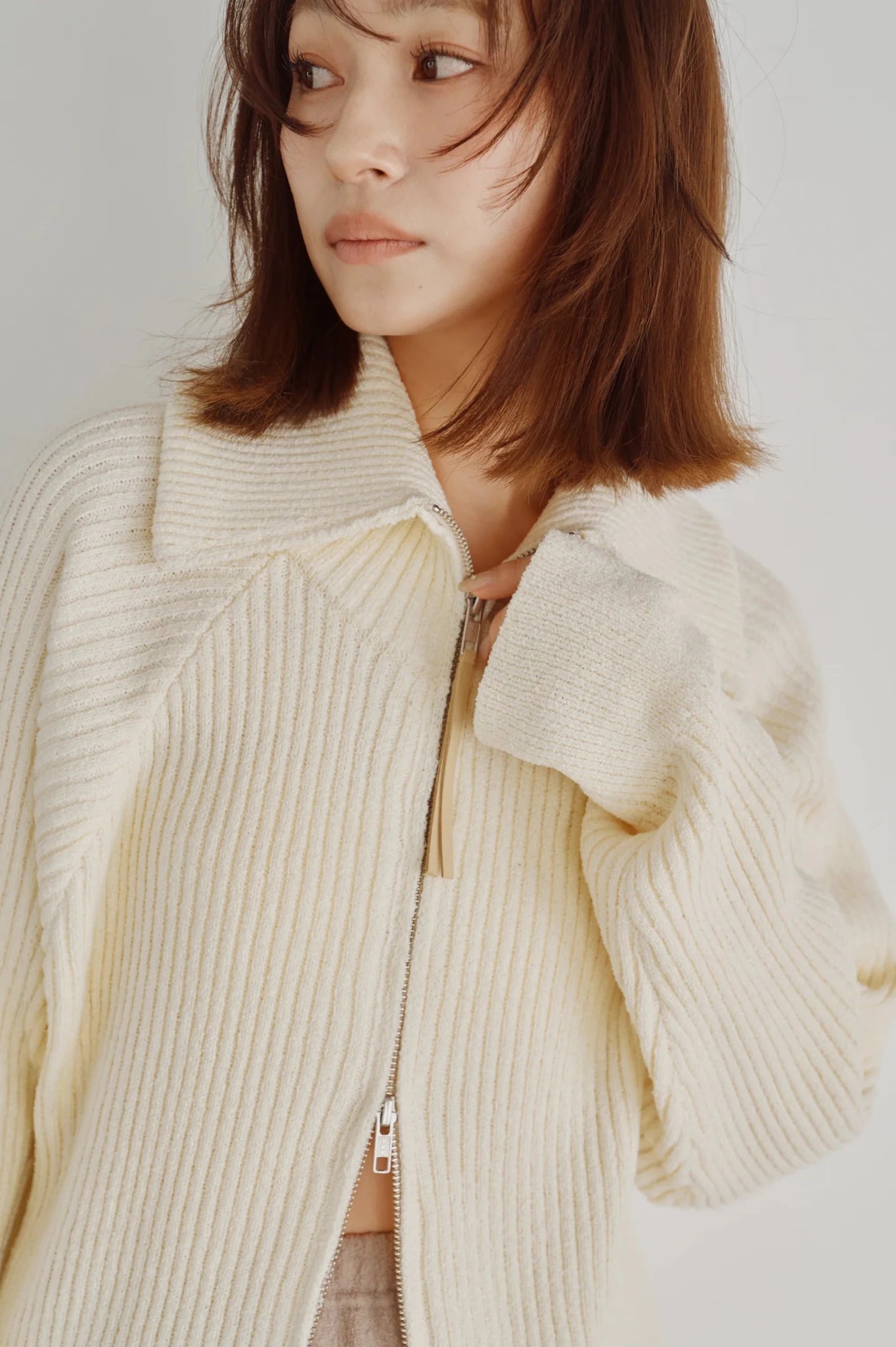 【Hella 2026 FALLWINTER COLLECTION】Wide Collar Rib Zip Knit - Champdelarose