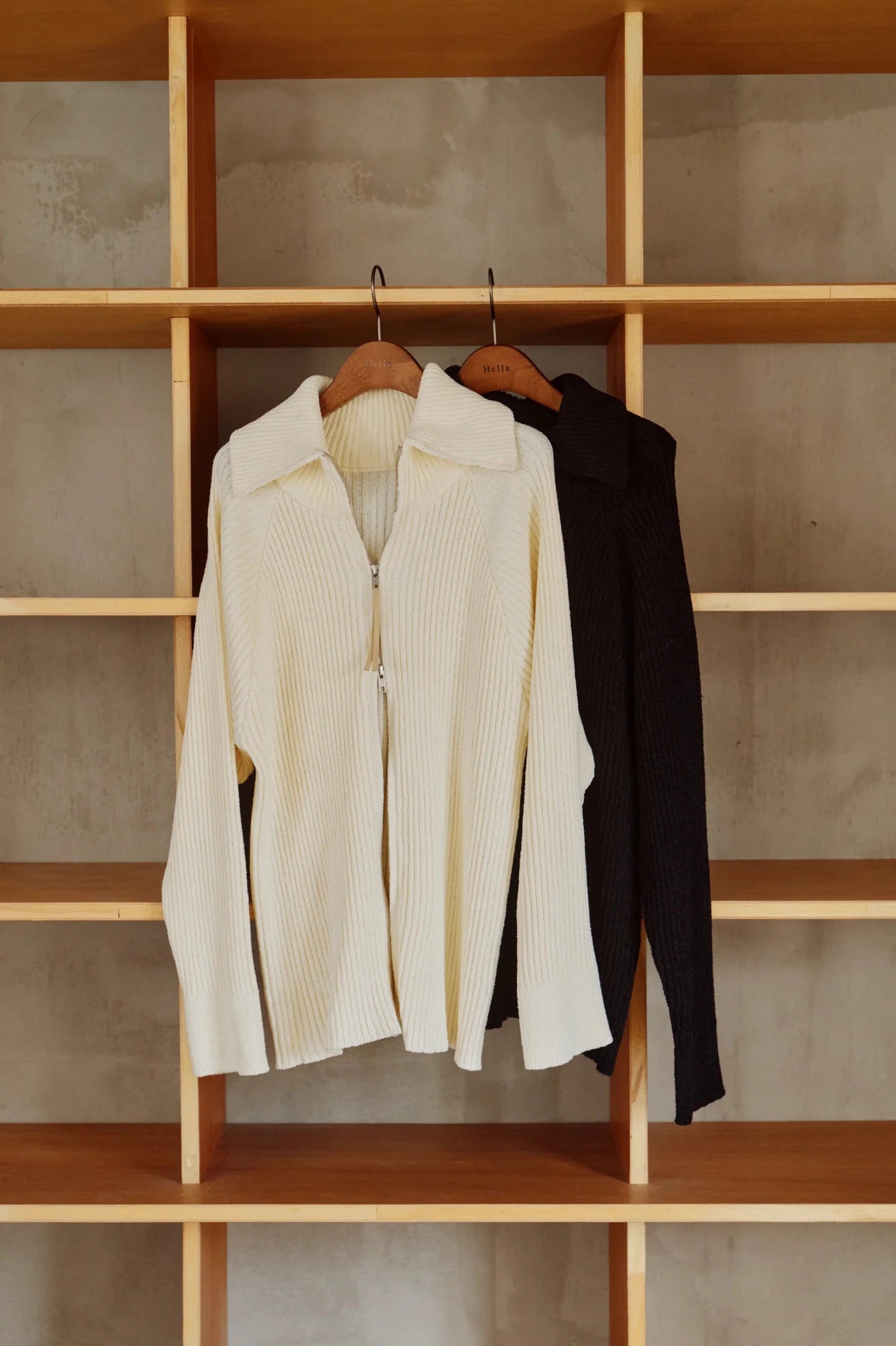 【Hella 2026 FALLWINTER COLLECTION】Wide Collar Rib Zip Knit - Champdelarose