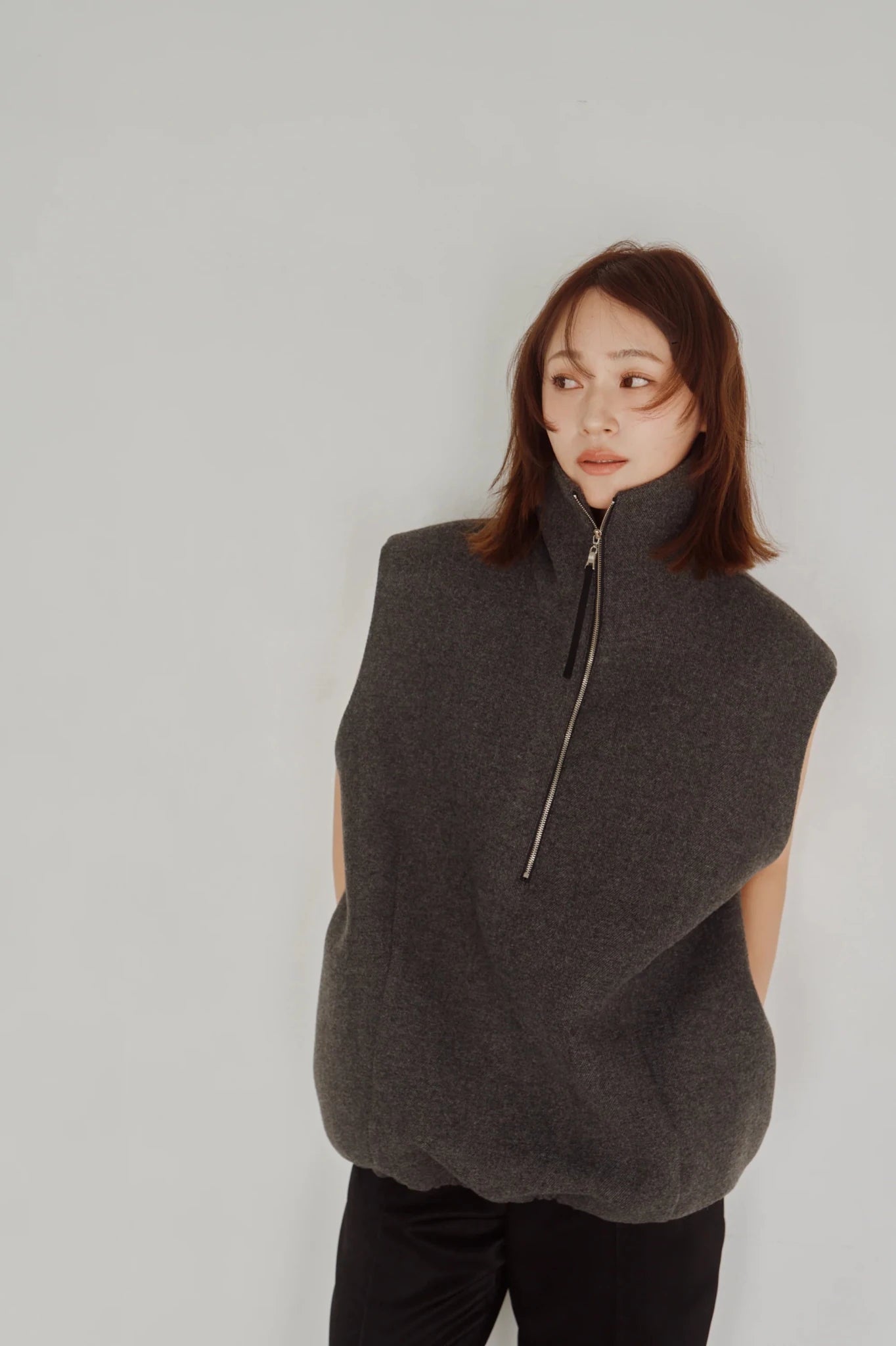 【Hella 2026 FALLWINTER COLLECTION】Wool High Neck Vest - Champdelarose