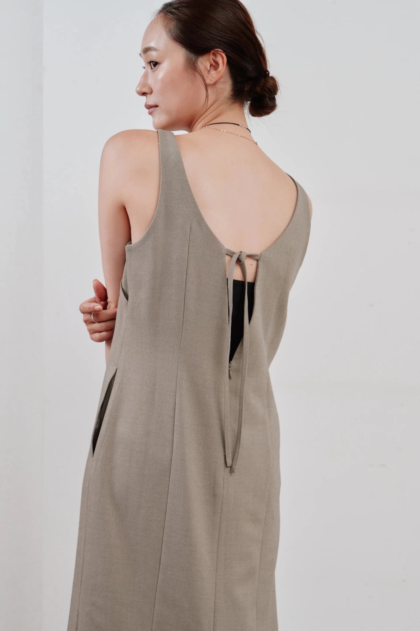 【Hella 2026 SPRING/SUMMER】back tie cocoon dress - Champdelarose