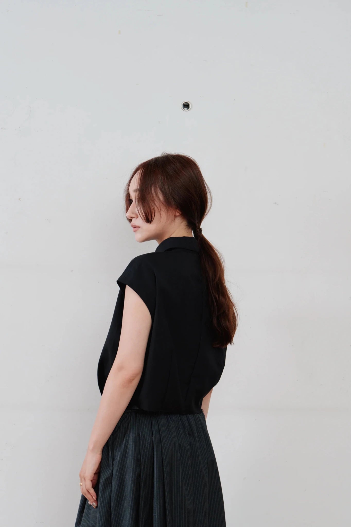 【Hella 2026 SPRING/SUMMER】cut off cropped shirt - Champdelarose