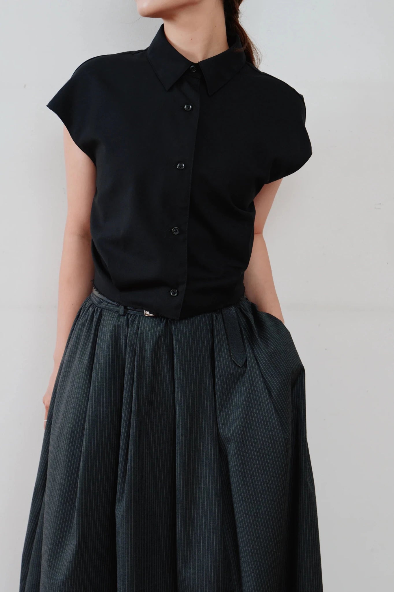 【Hella 2026 SPRING/SUMMER】cut off cropped shirt - Champdelarose