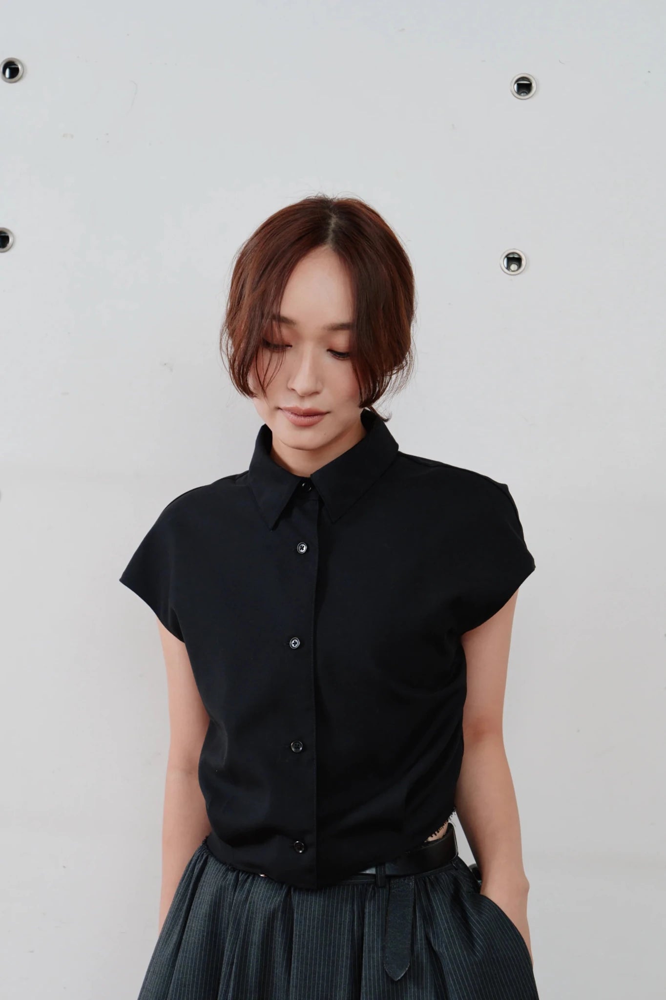 【Hella 2026 SPRING/SUMMER】cut off cropped shirt - Champdelarose