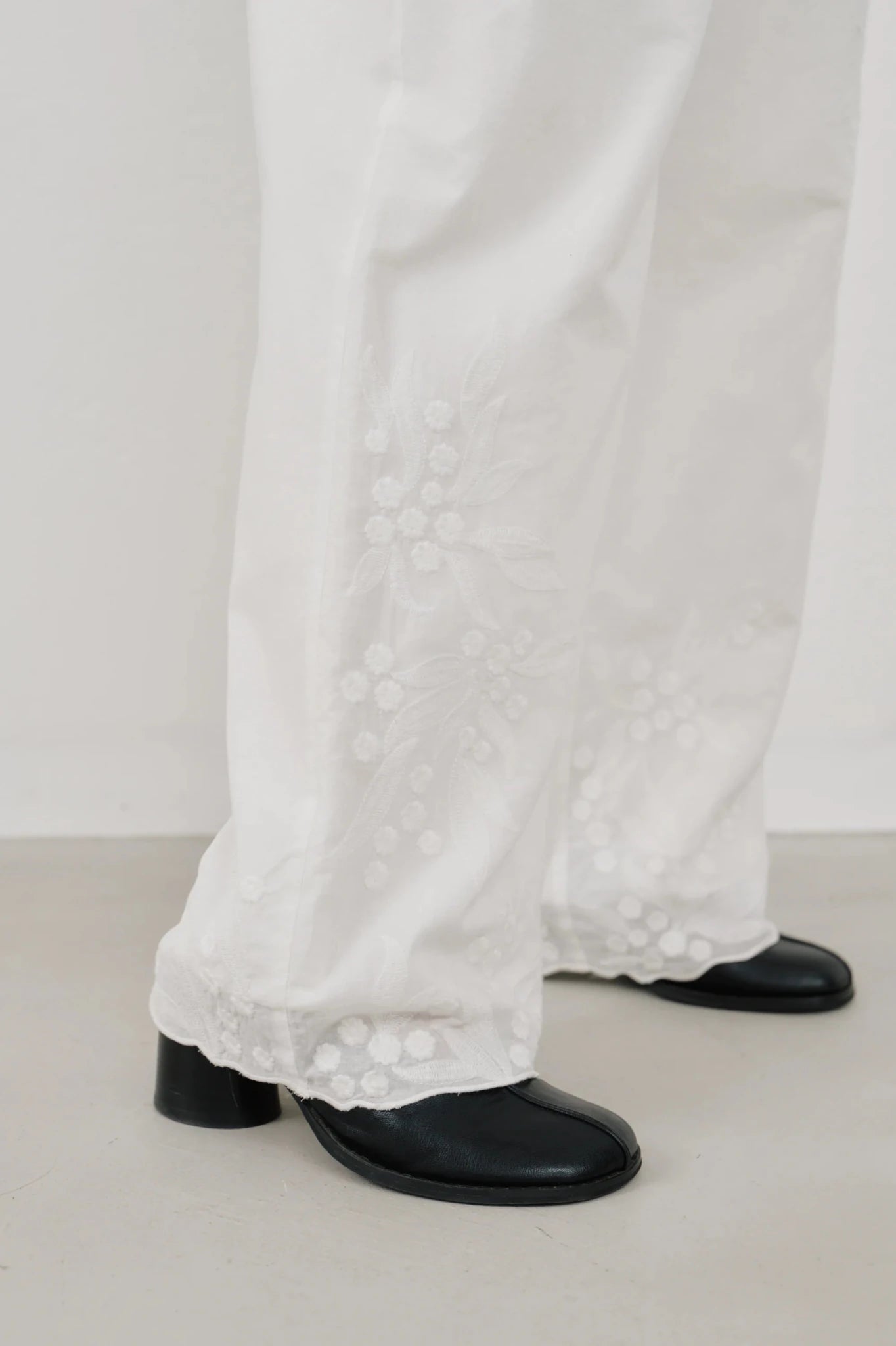 【Hella 2026 SPRING/SUMMER】embroidery easy pants - Champdelarose