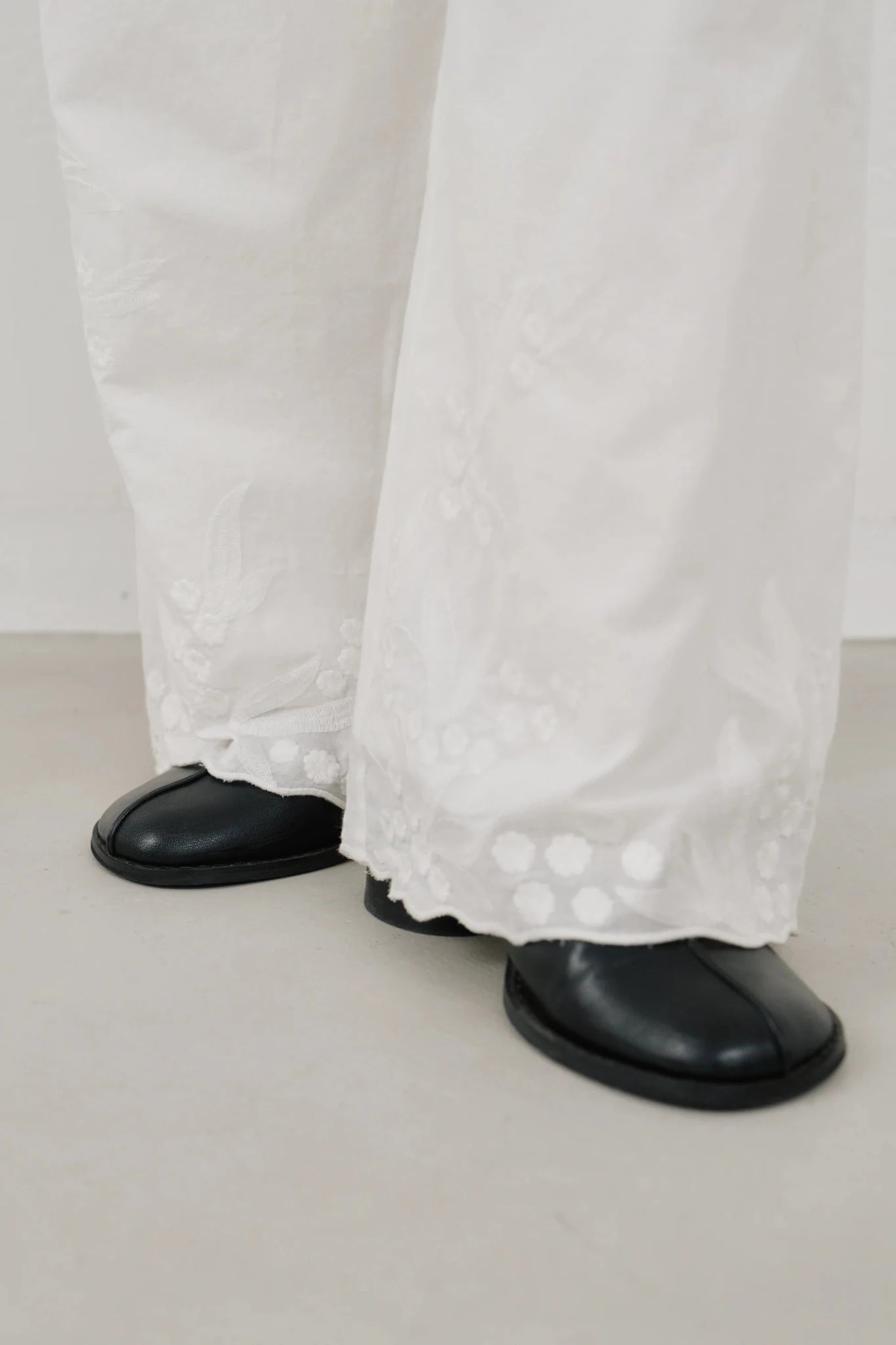 【Hella 2026 SPRING/SUMMER】embroidery easy pants - Champdelarose