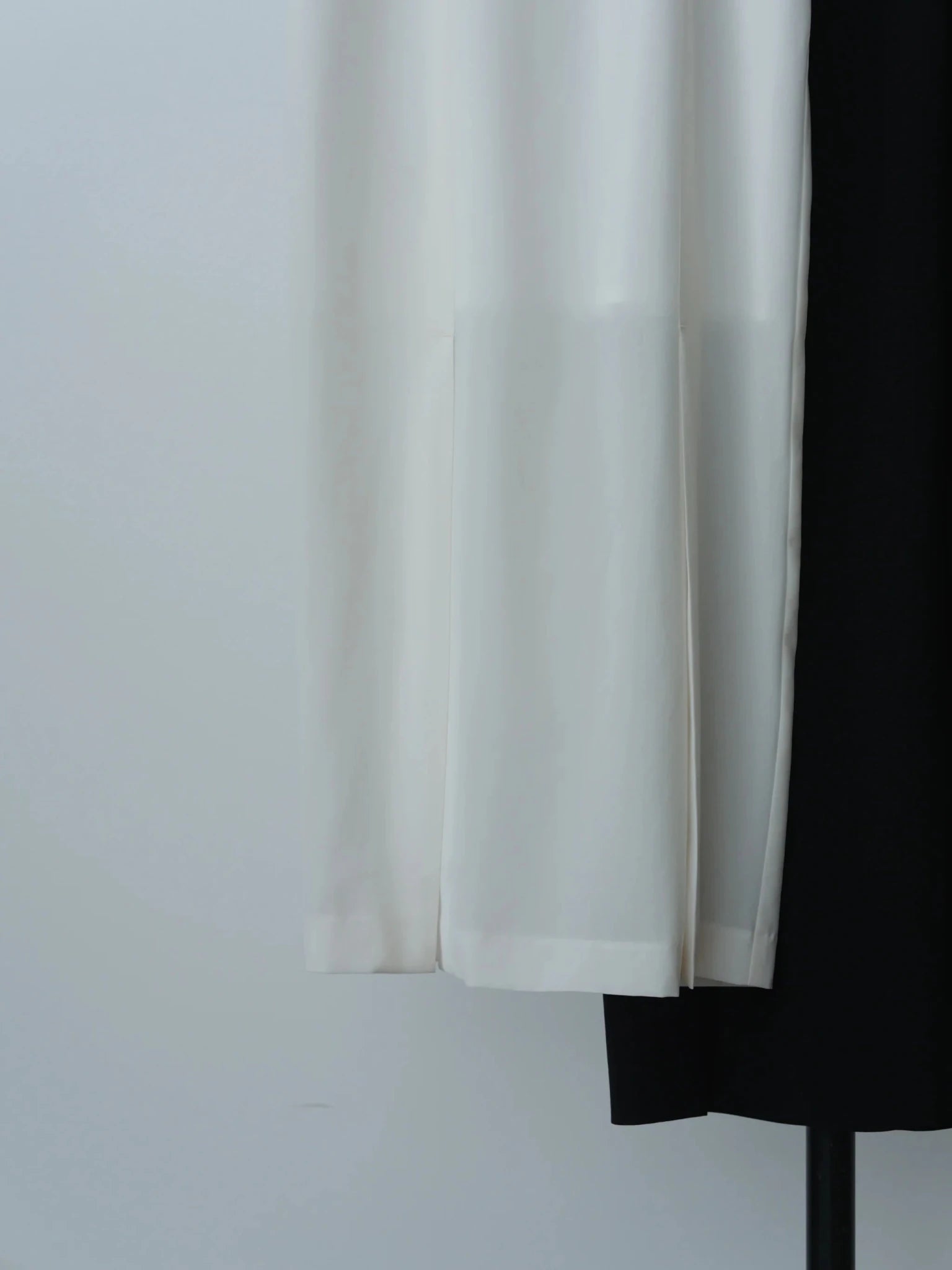 【Hella 2026 SPRING/SUMMER】sheer pencil skirt - Champdelarose