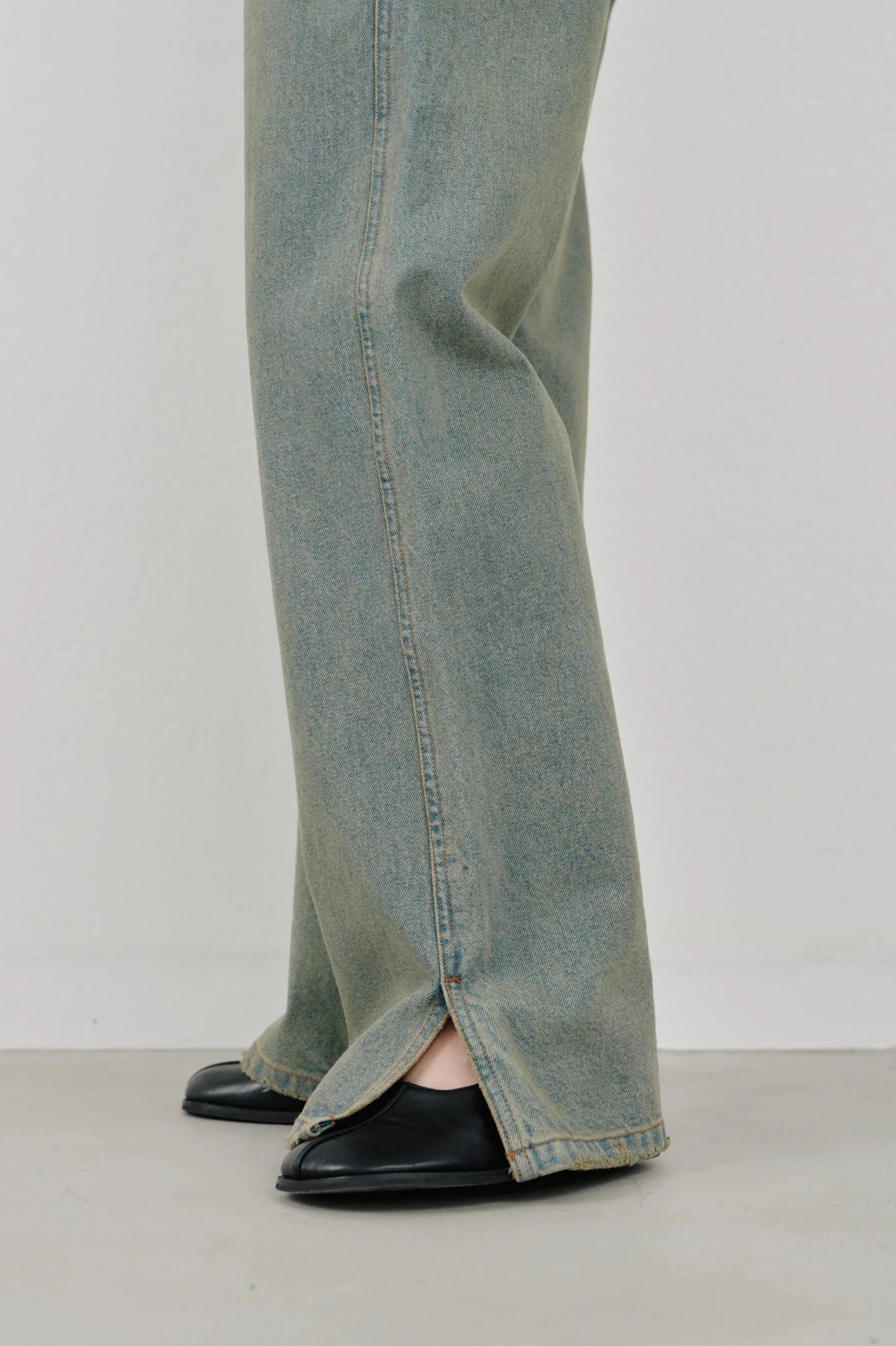 【Hella 2026 SPRING/SUMMER】side hem slit denim - Champdelarose