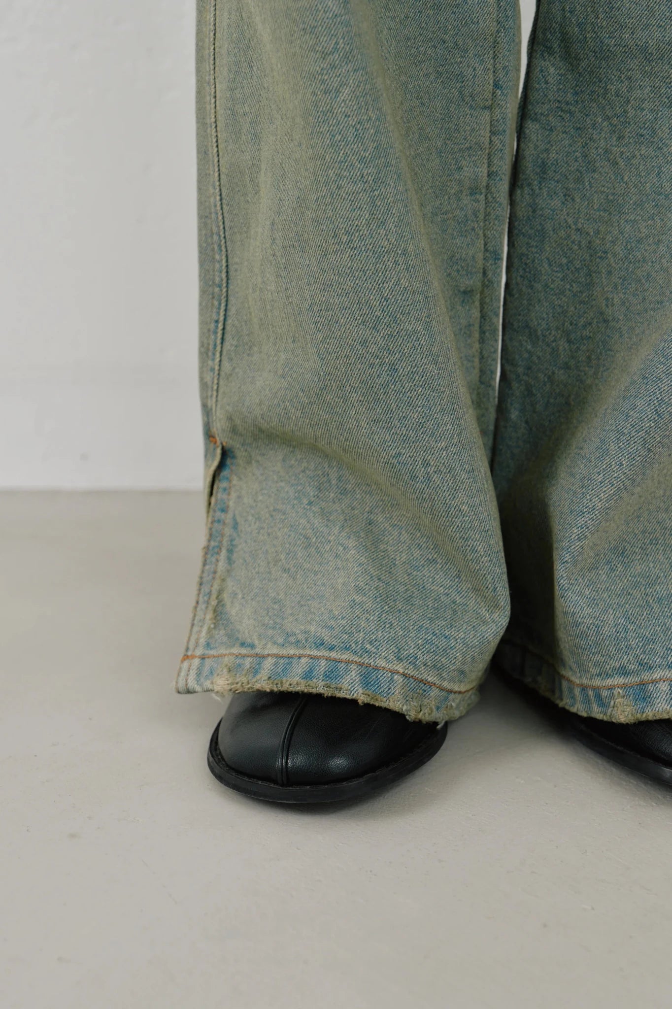 【Hella 2026 SPRING/SUMMER】side hem slit denim - Champdelarose