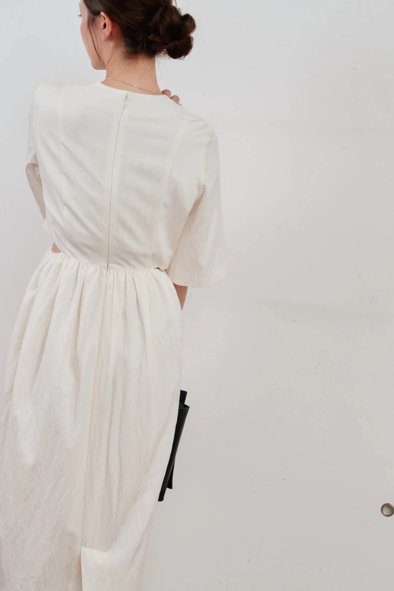 【Hella 2026 SPRING/SUMMER】waist side slit cocoon dress - Champdelarose